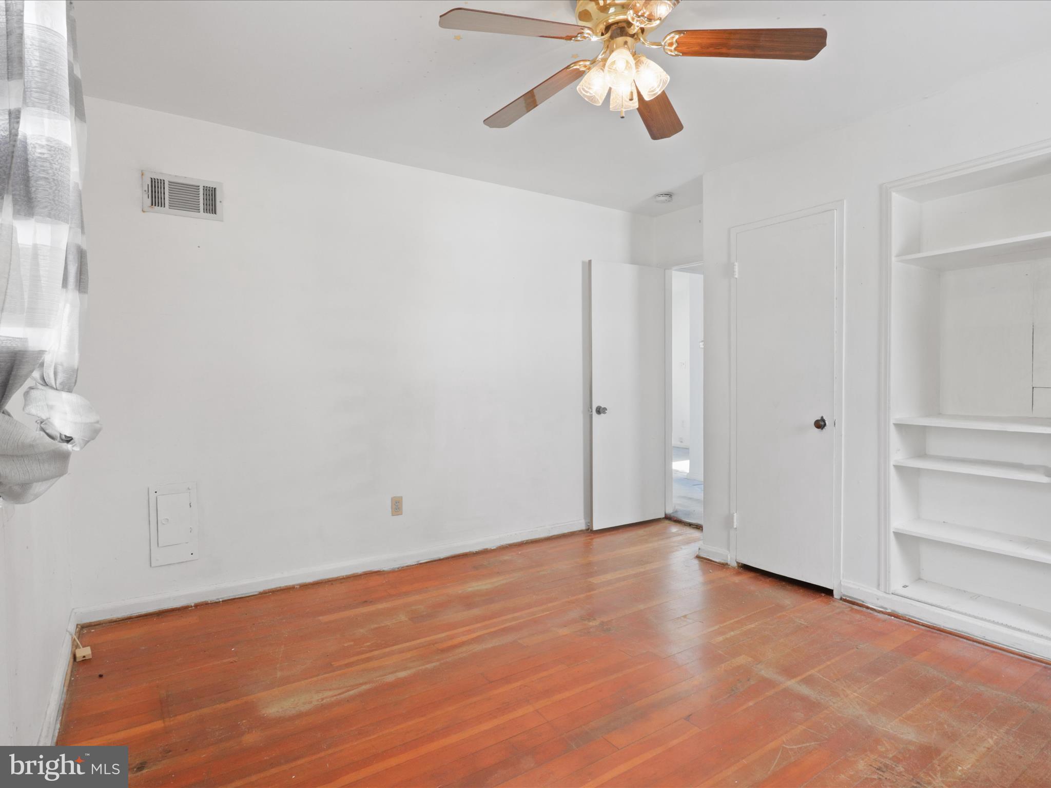 BURGUNDY VILLAGE - Residential