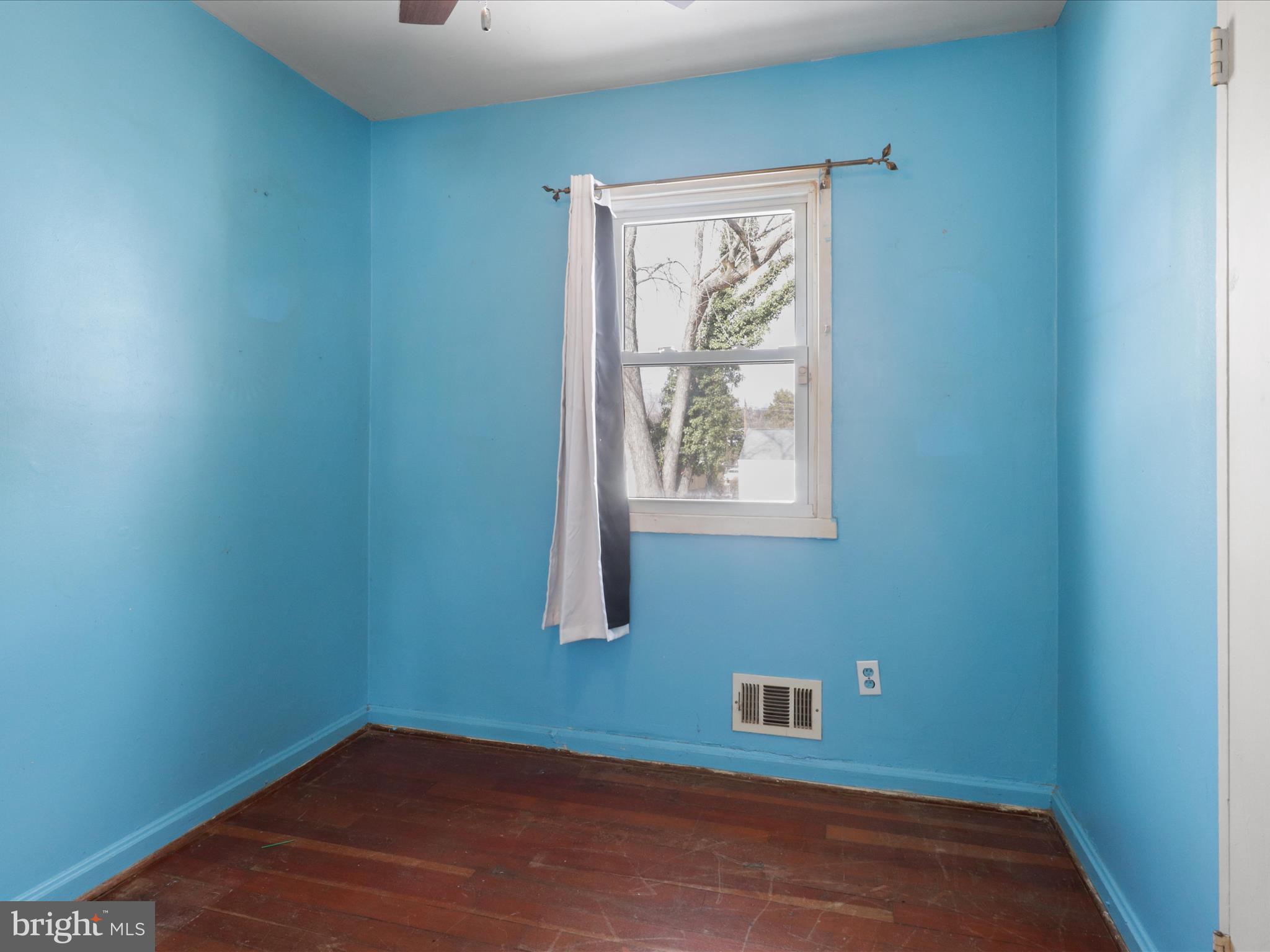 BURGUNDY VILLAGE - Residential