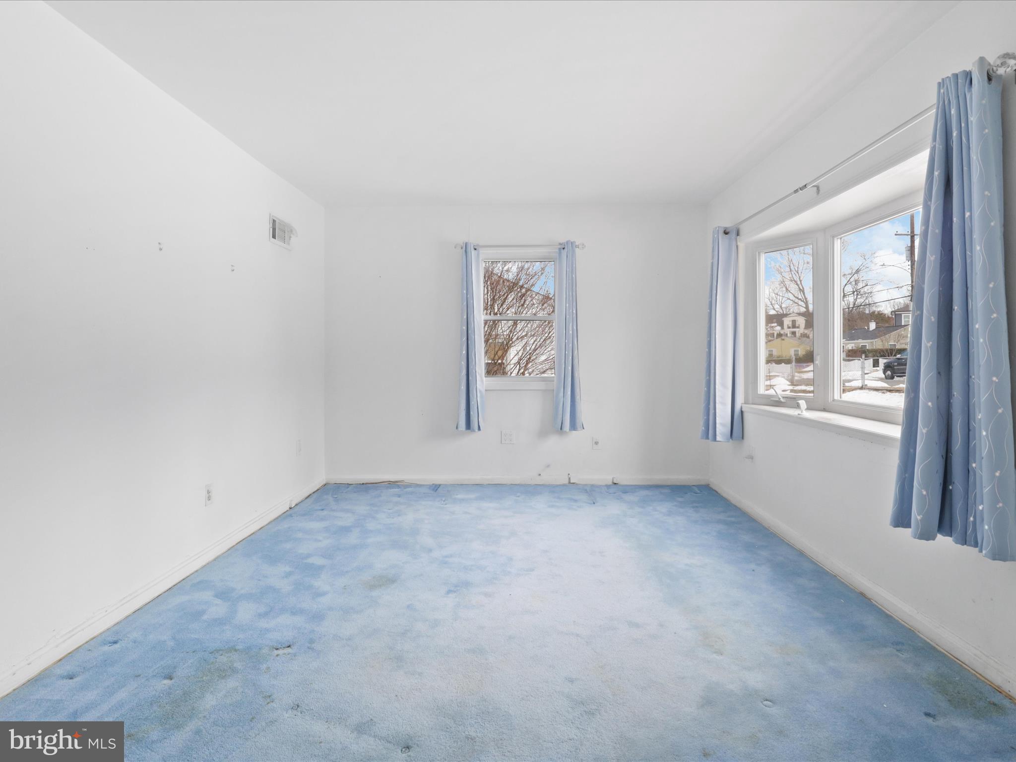 BURGUNDY VILLAGE - Residential