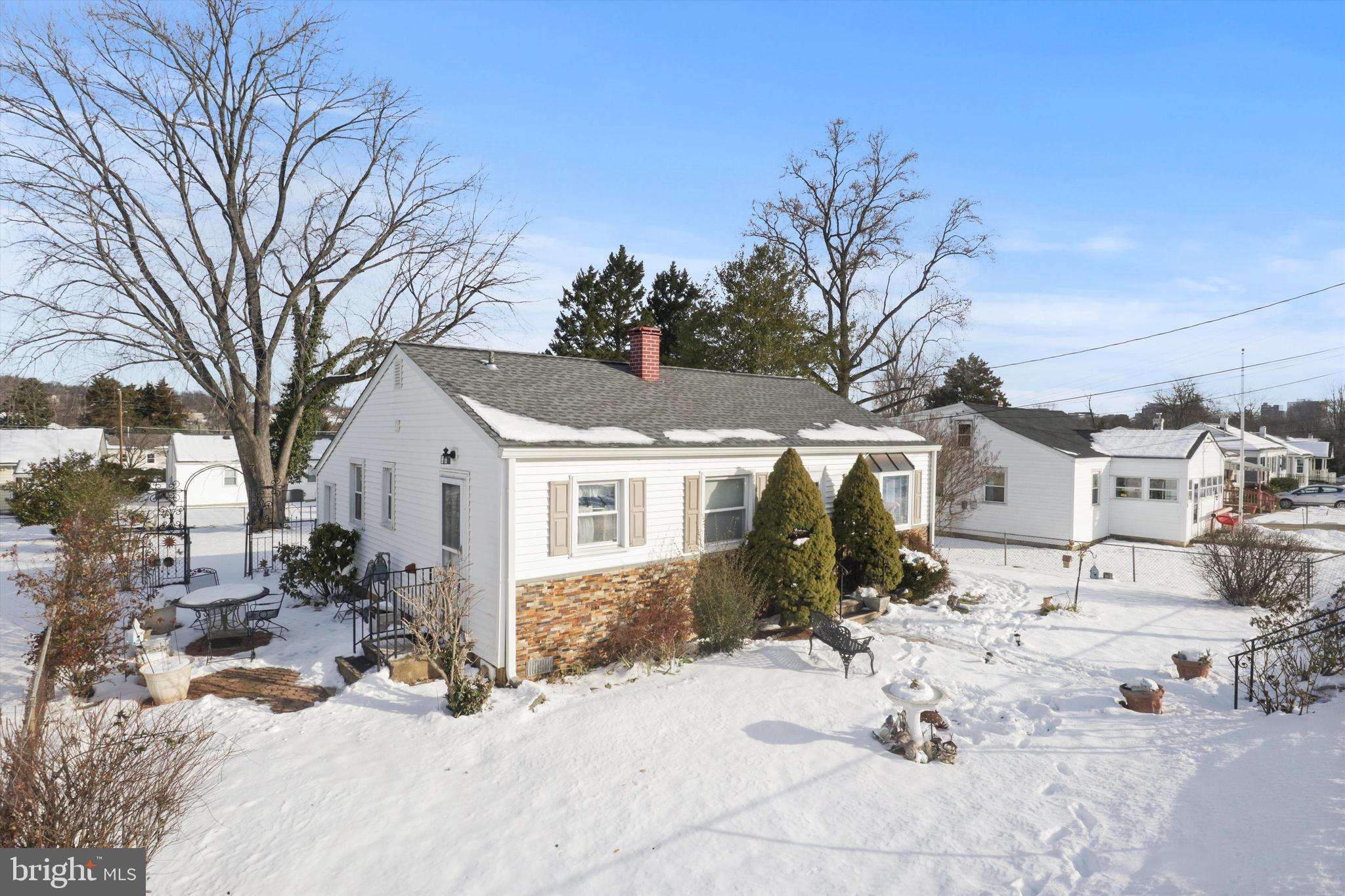 BURGUNDY VILLAGE - Residential
