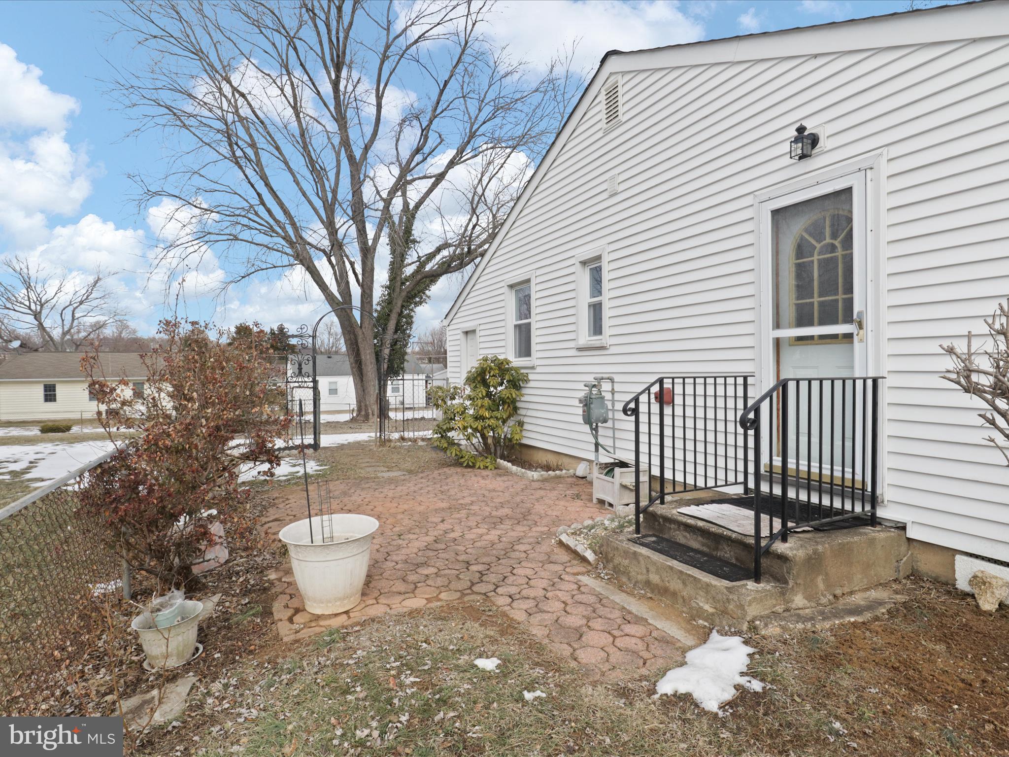 BURGUNDY VILLAGE - Residential
