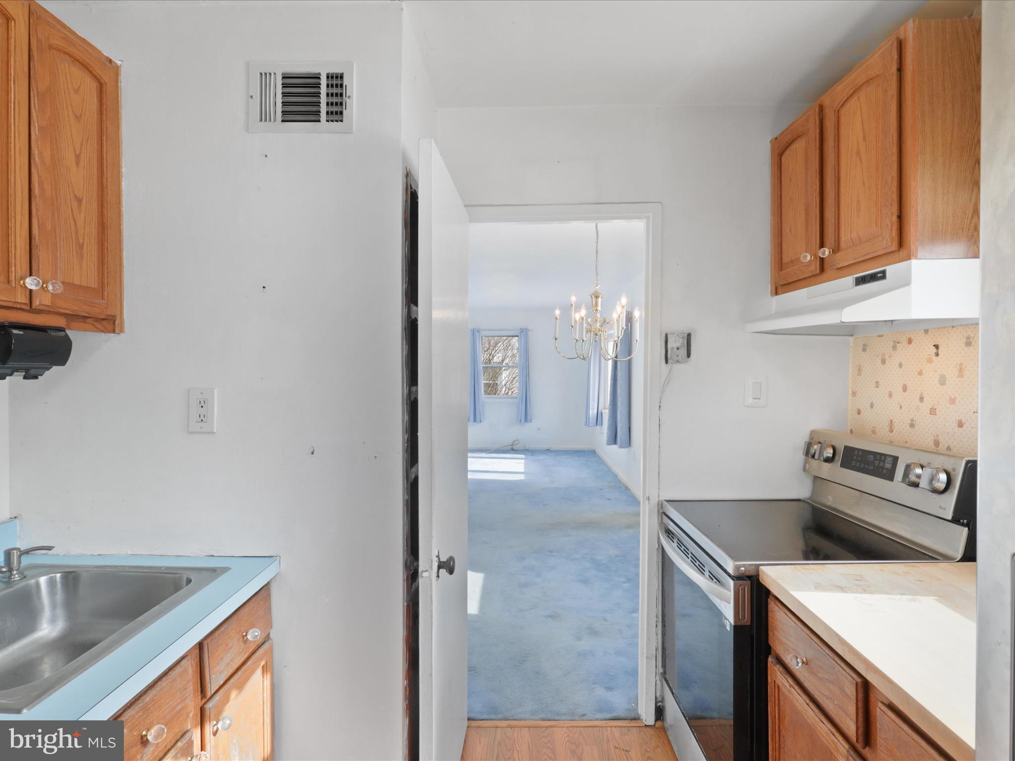 BURGUNDY VILLAGE - Residential