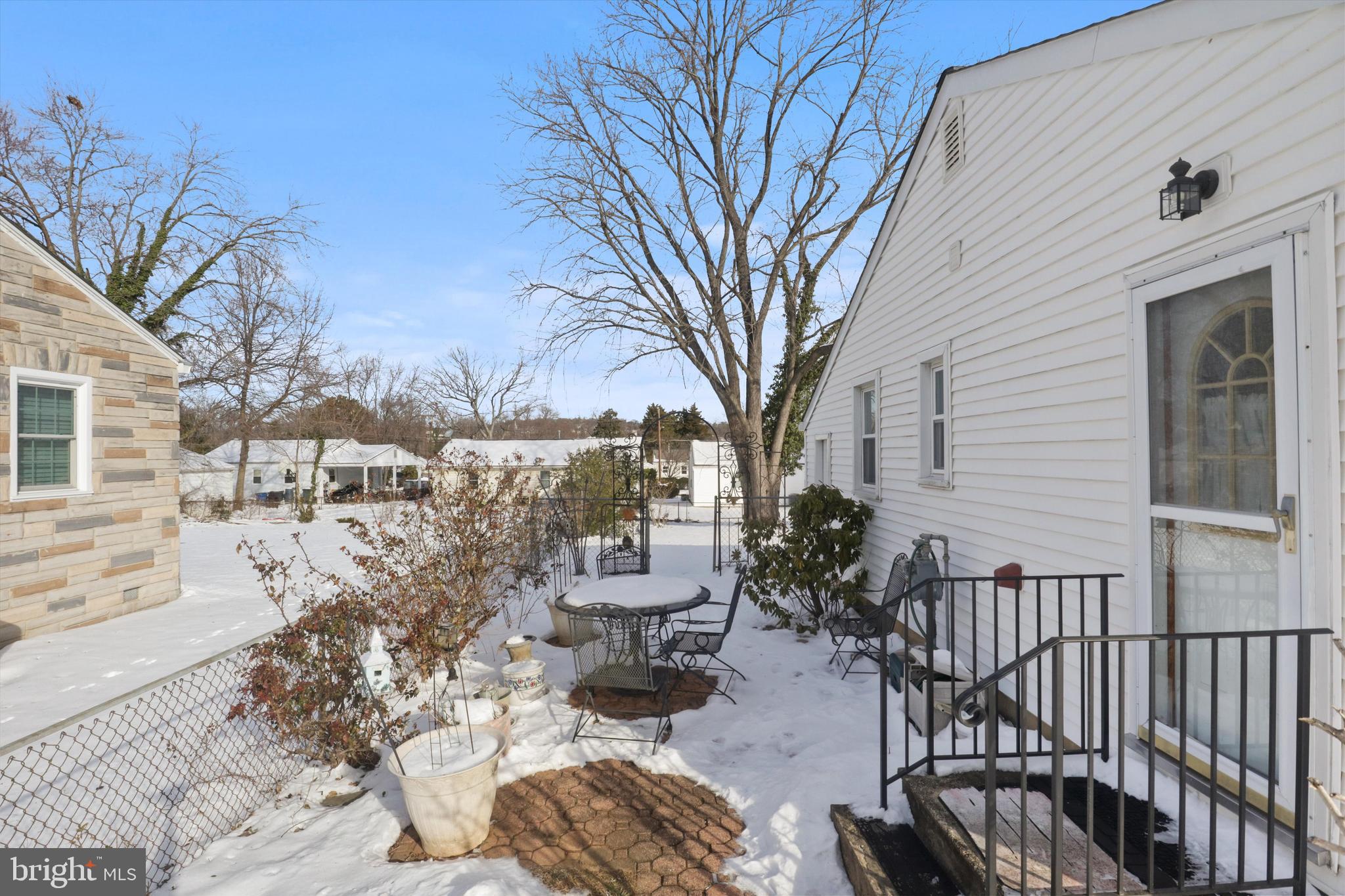 BURGUNDY VILLAGE - Residential