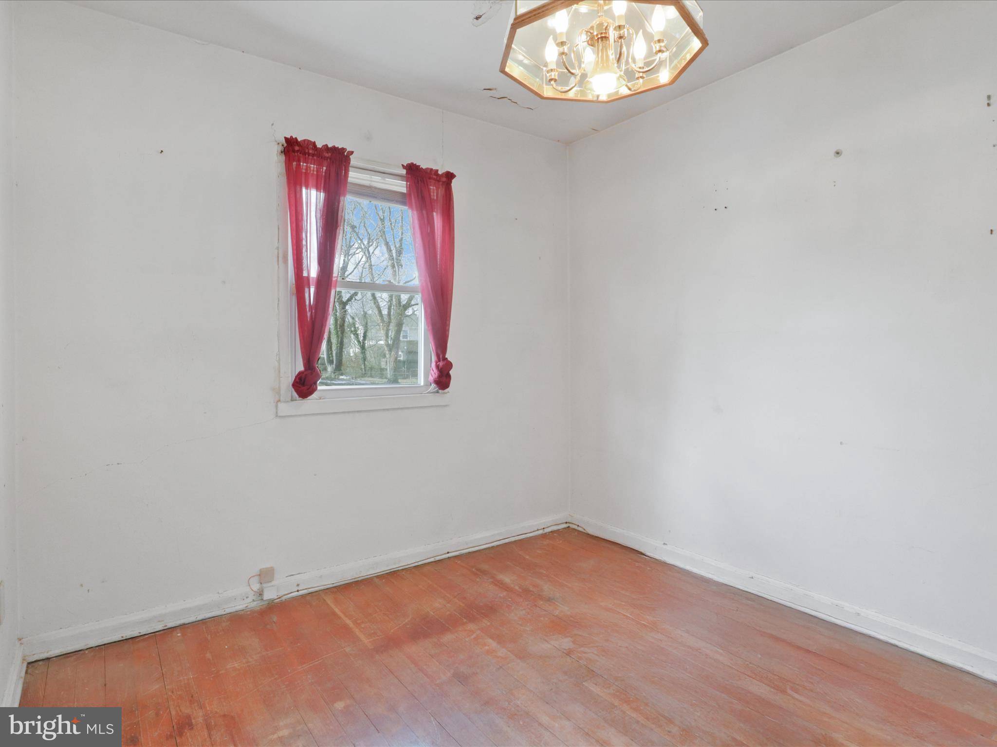 BURGUNDY VILLAGE - Residential