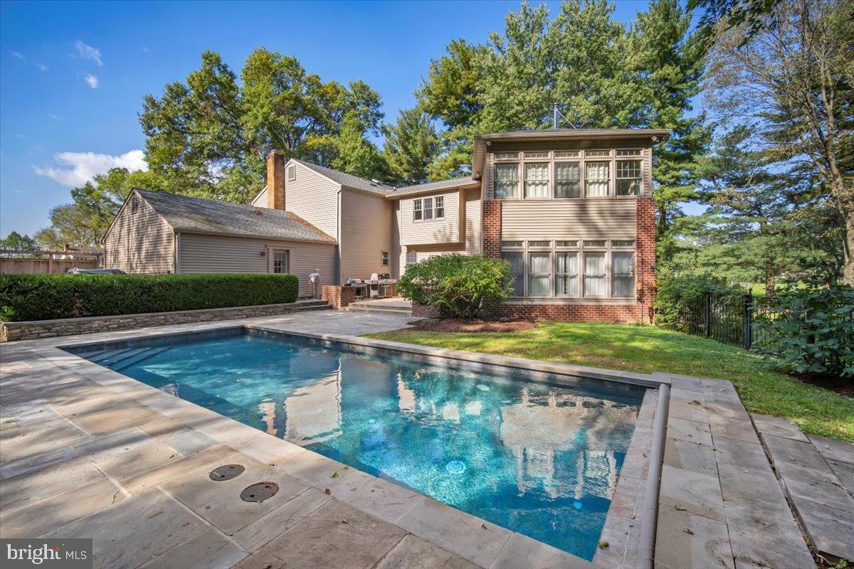 DEVON FARMS - Residential