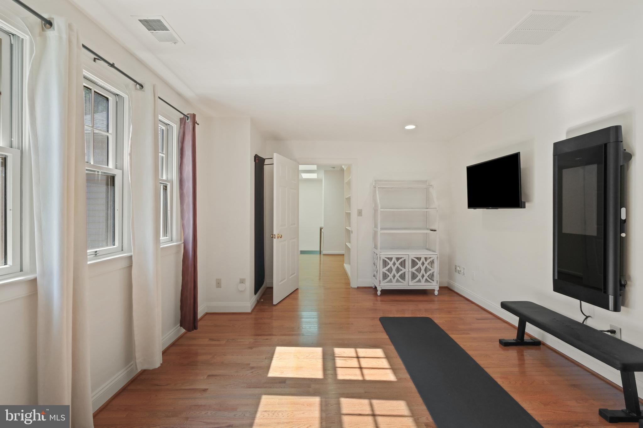 DEVON FARMS - Residential