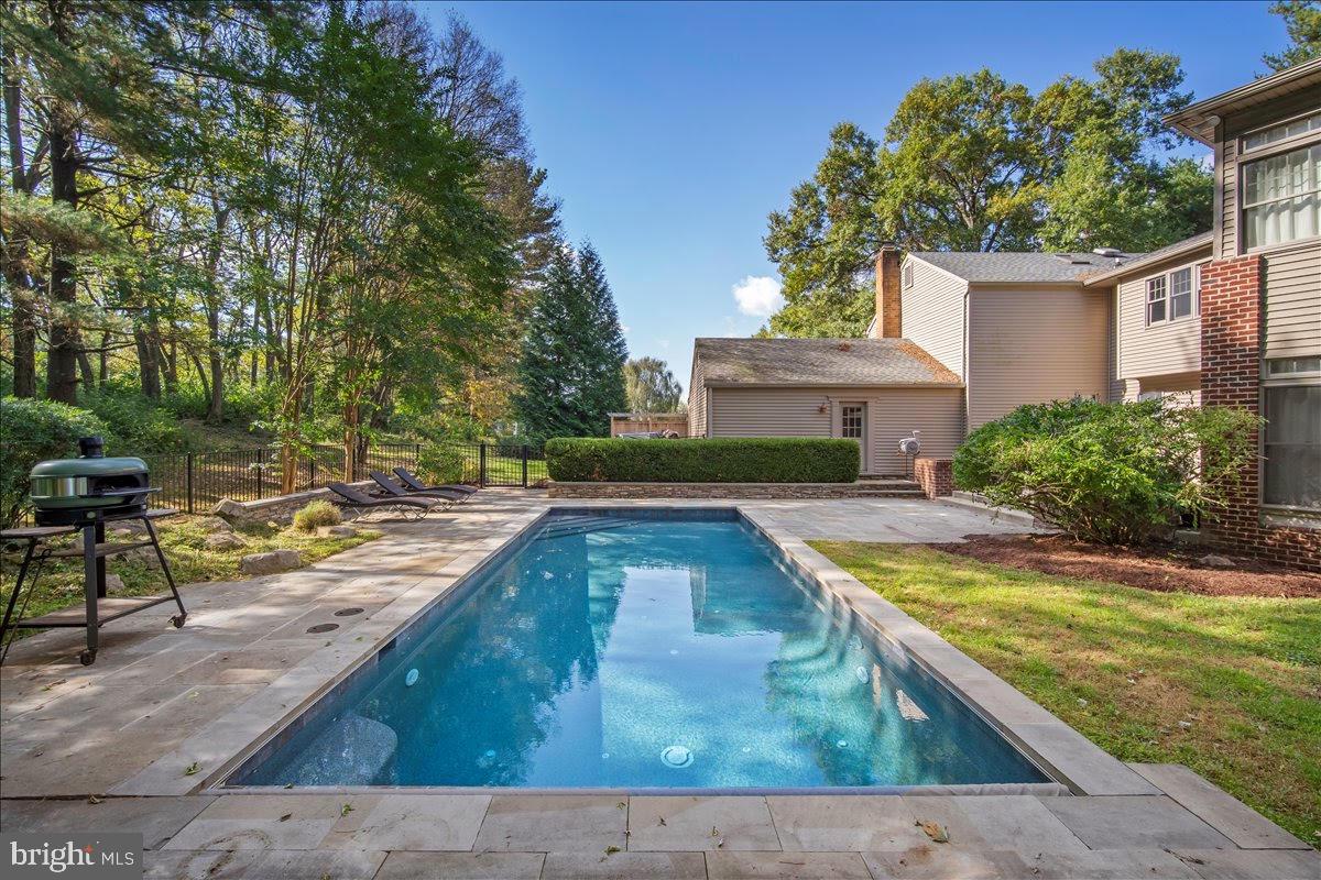 DEVON FARMS - Residential