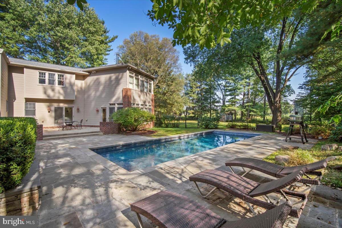 DEVON FARMS - Residential