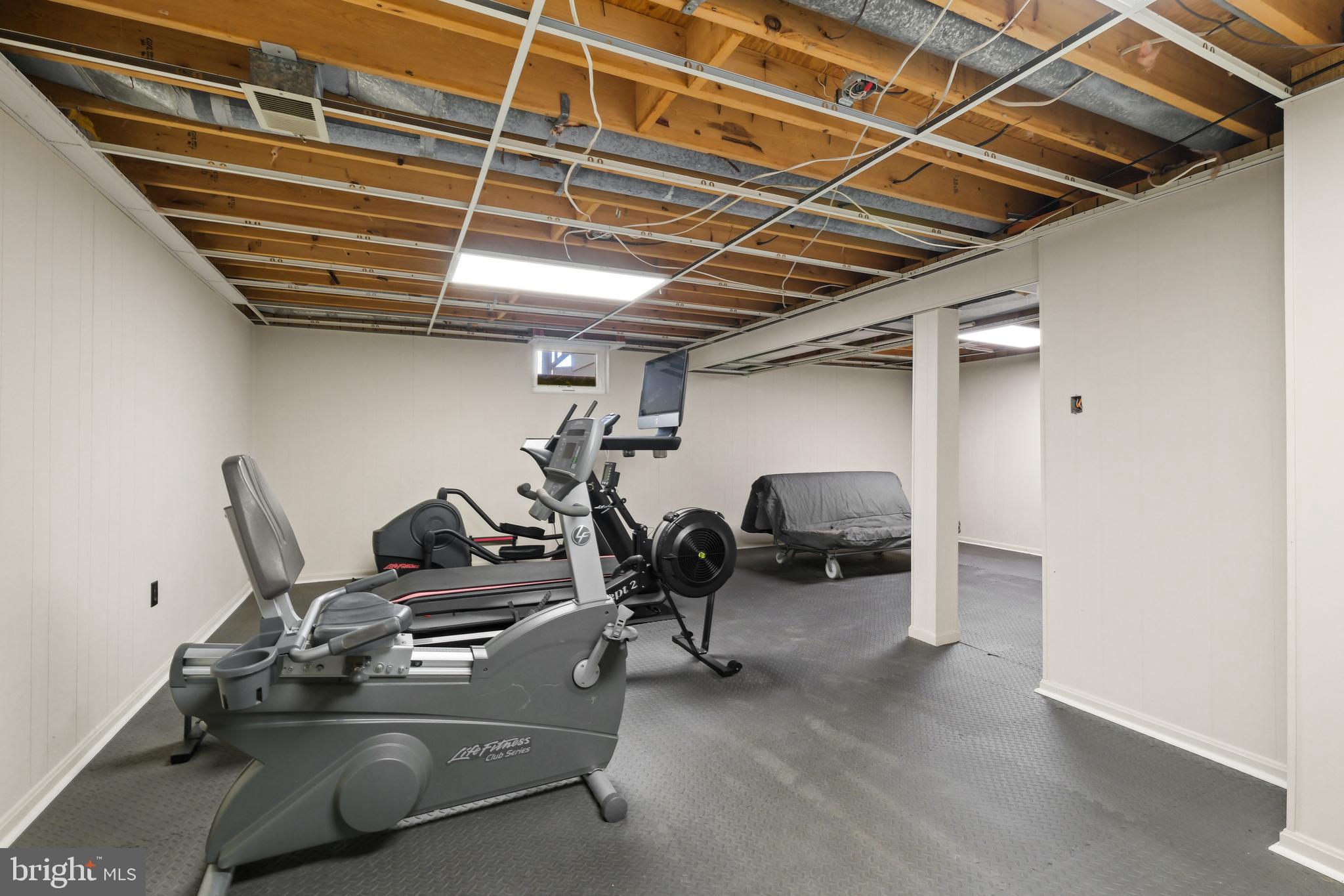 DEVON FARMS - Residential