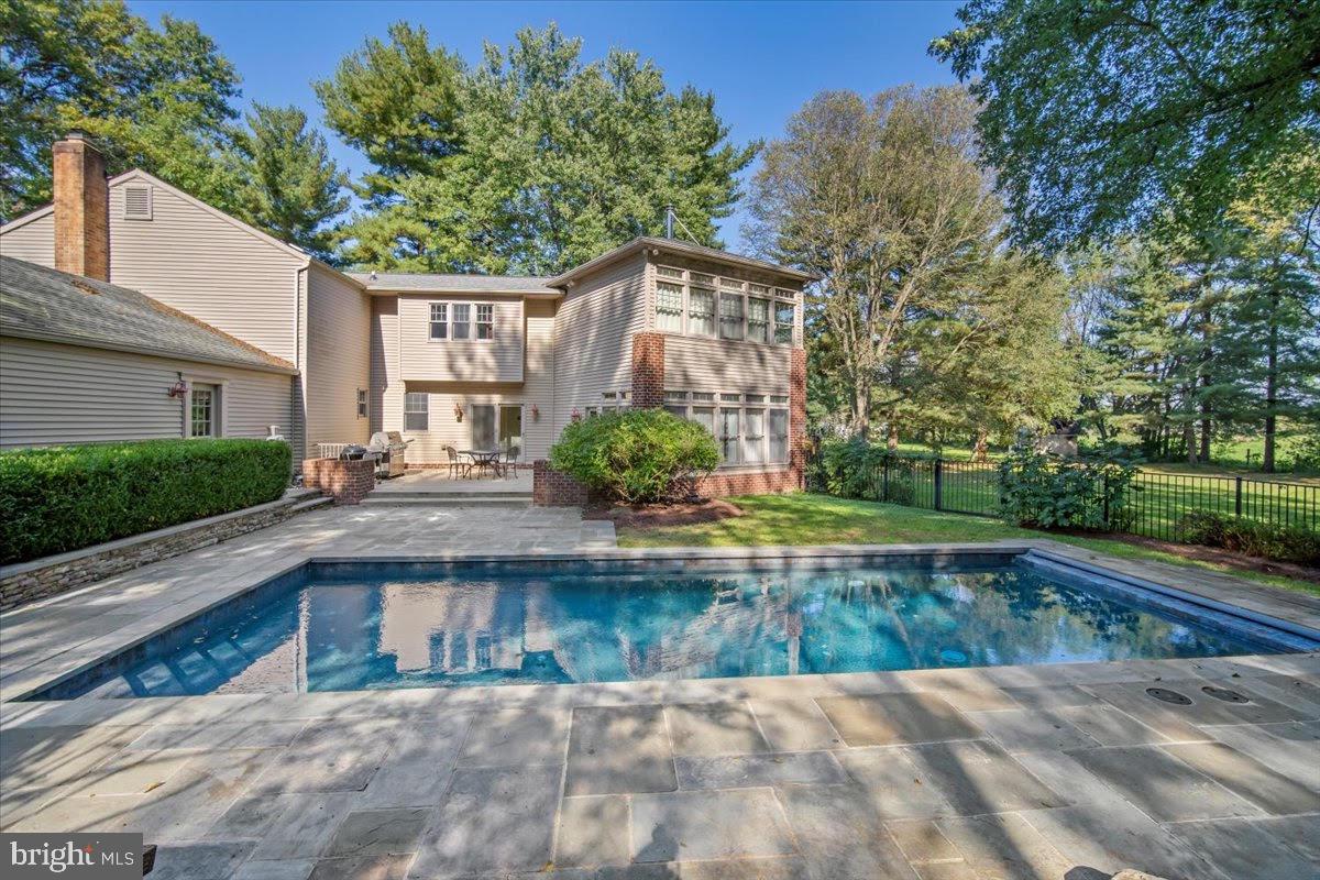 DEVON FARMS - Residential