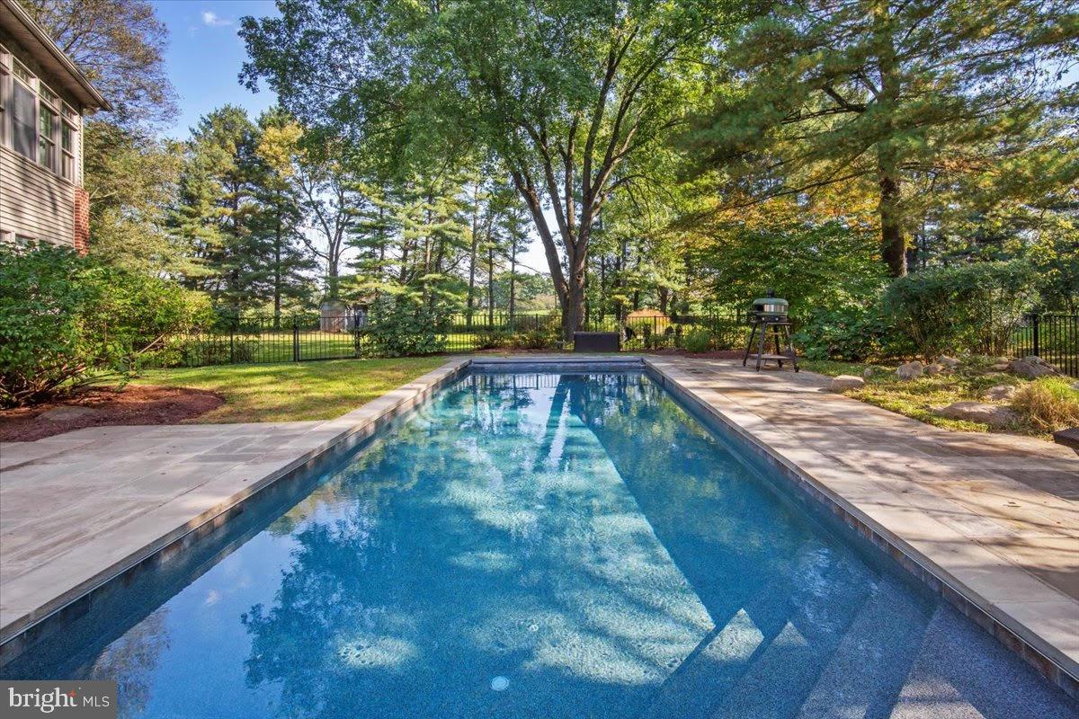 DEVON FARMS - Residential