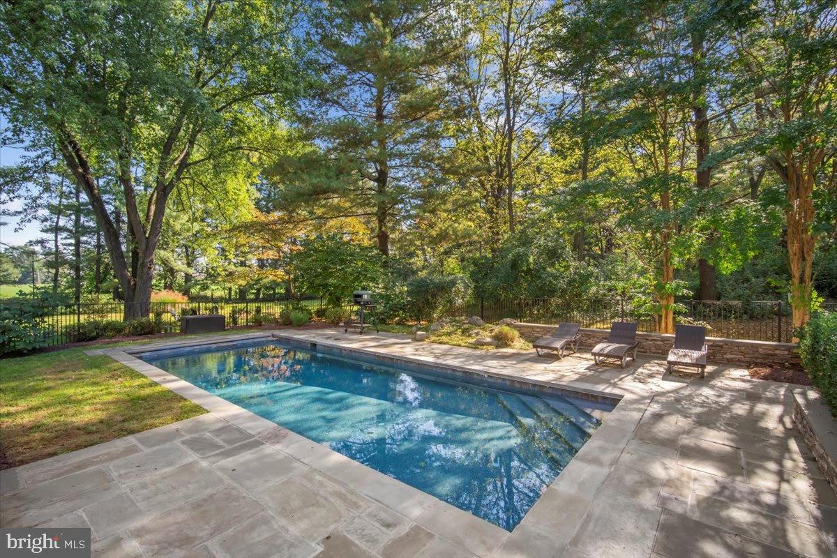 DEVON FARMS - Residential