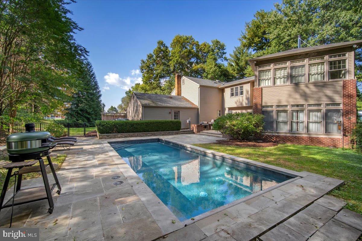 DEVON FARMS - Residential