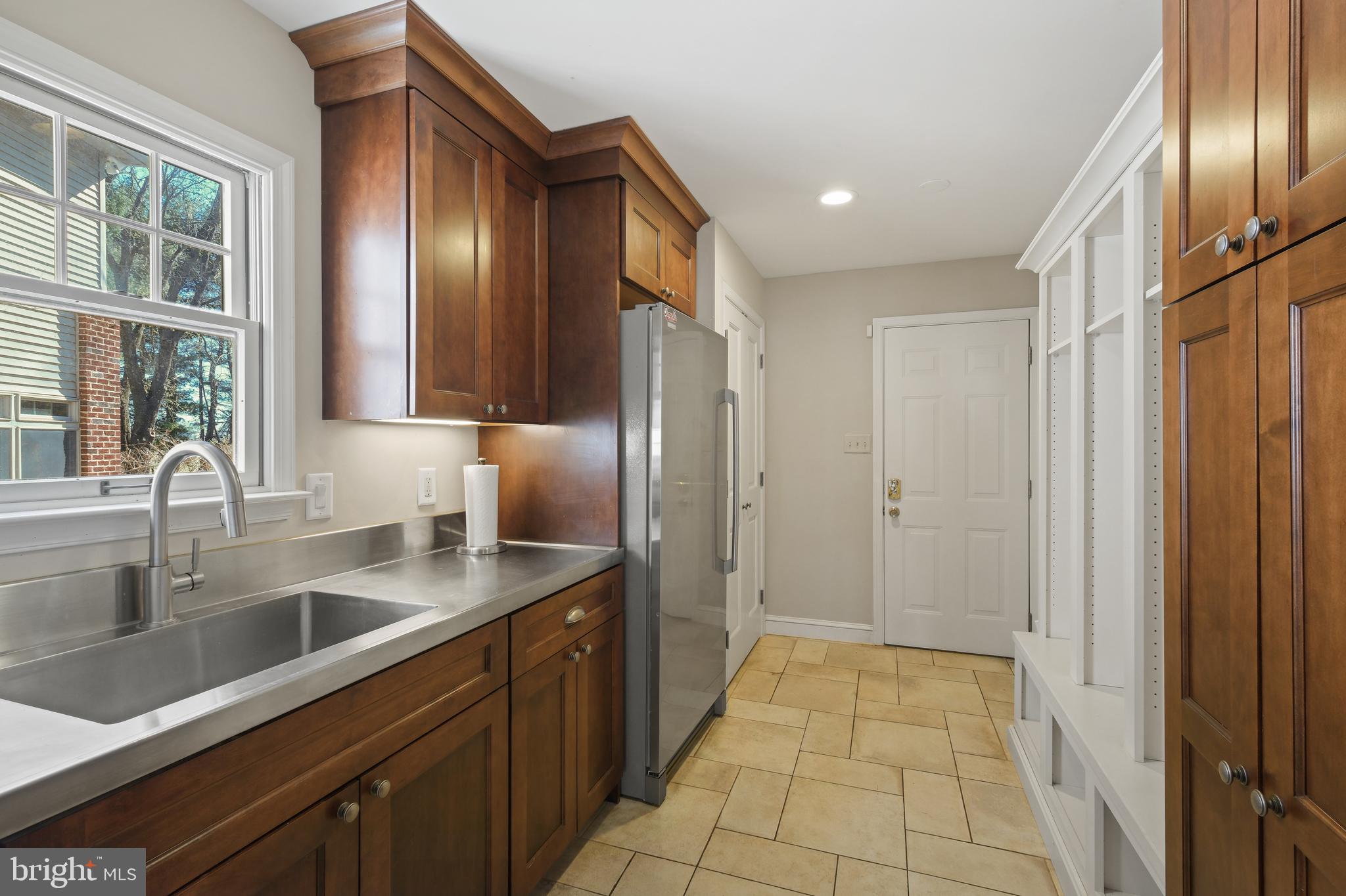 DEVON FARMS - Residential