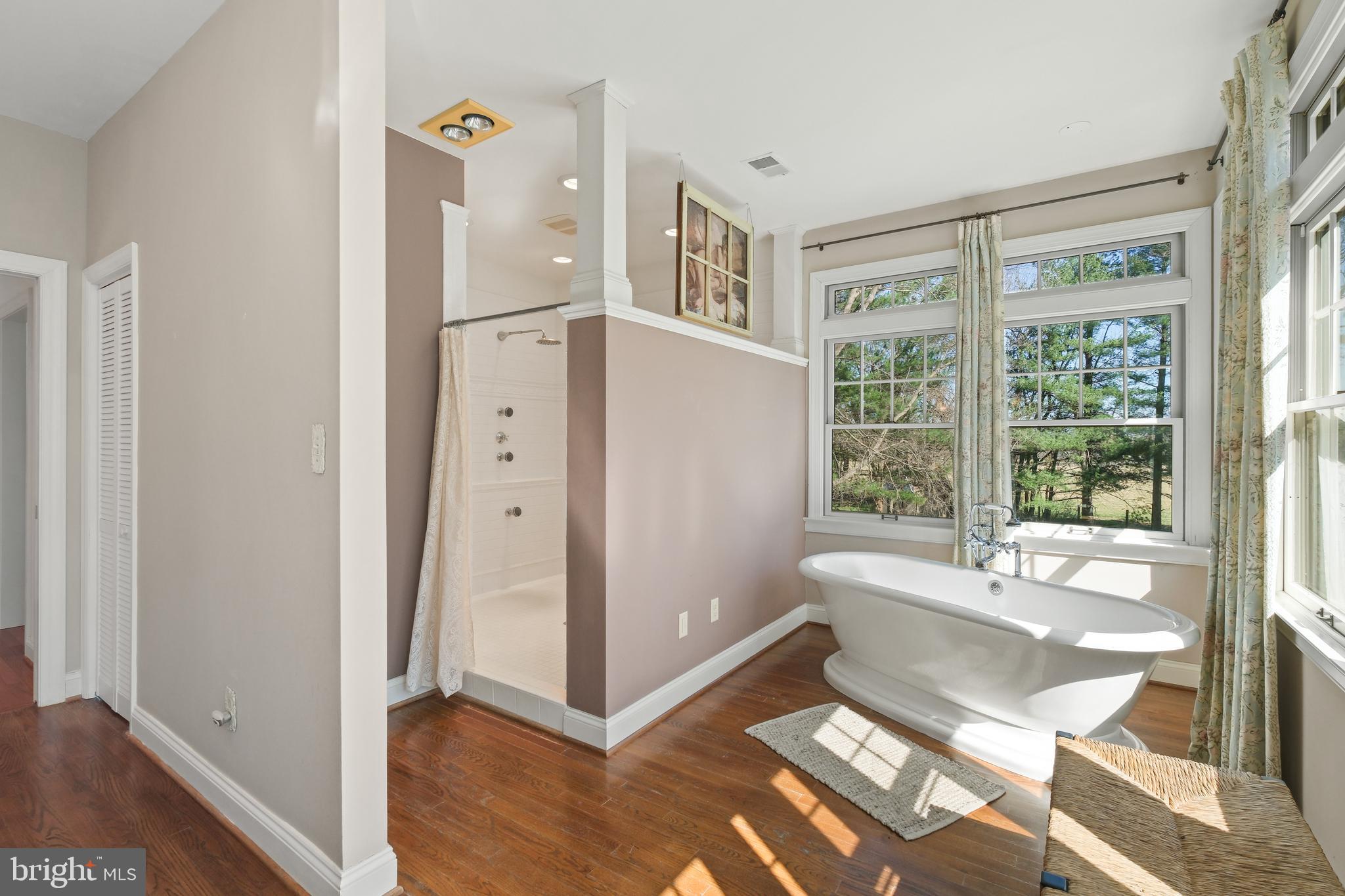 DEVON FARMS - Residential