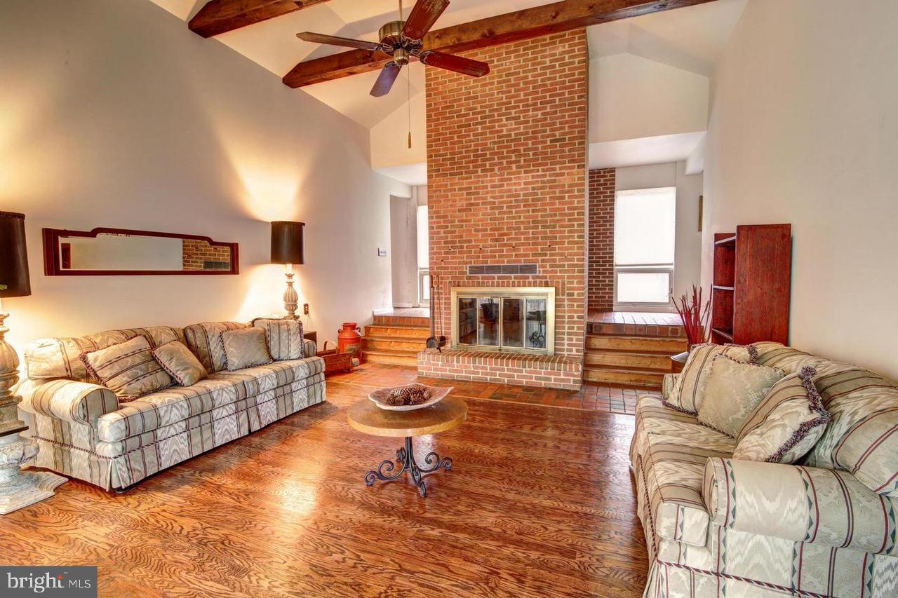 SPRING VALLEY FARMS - Residential Lease