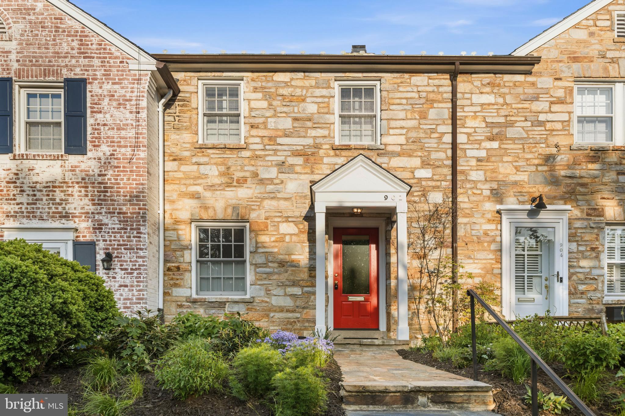 YATES GARDENS - Residential