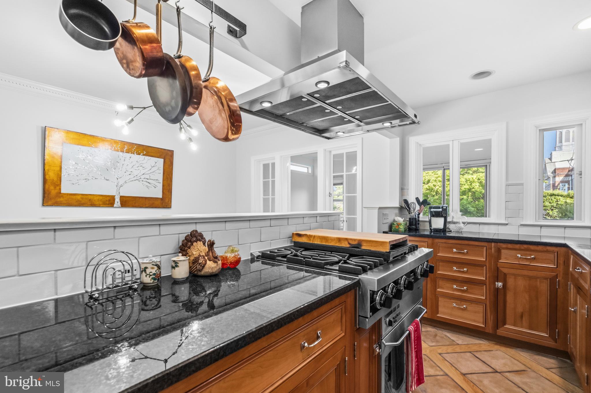 YATES GARDENS - Residential