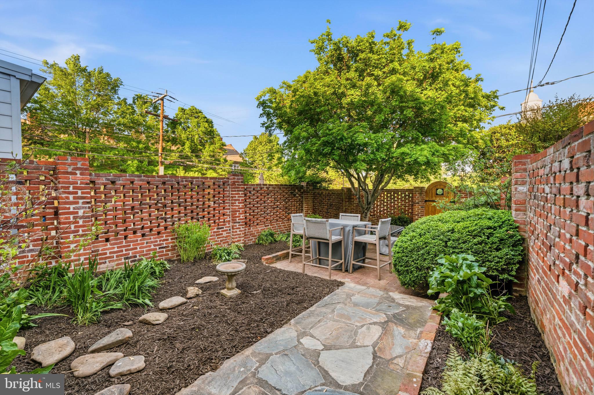 YATES GARDENS - Residential