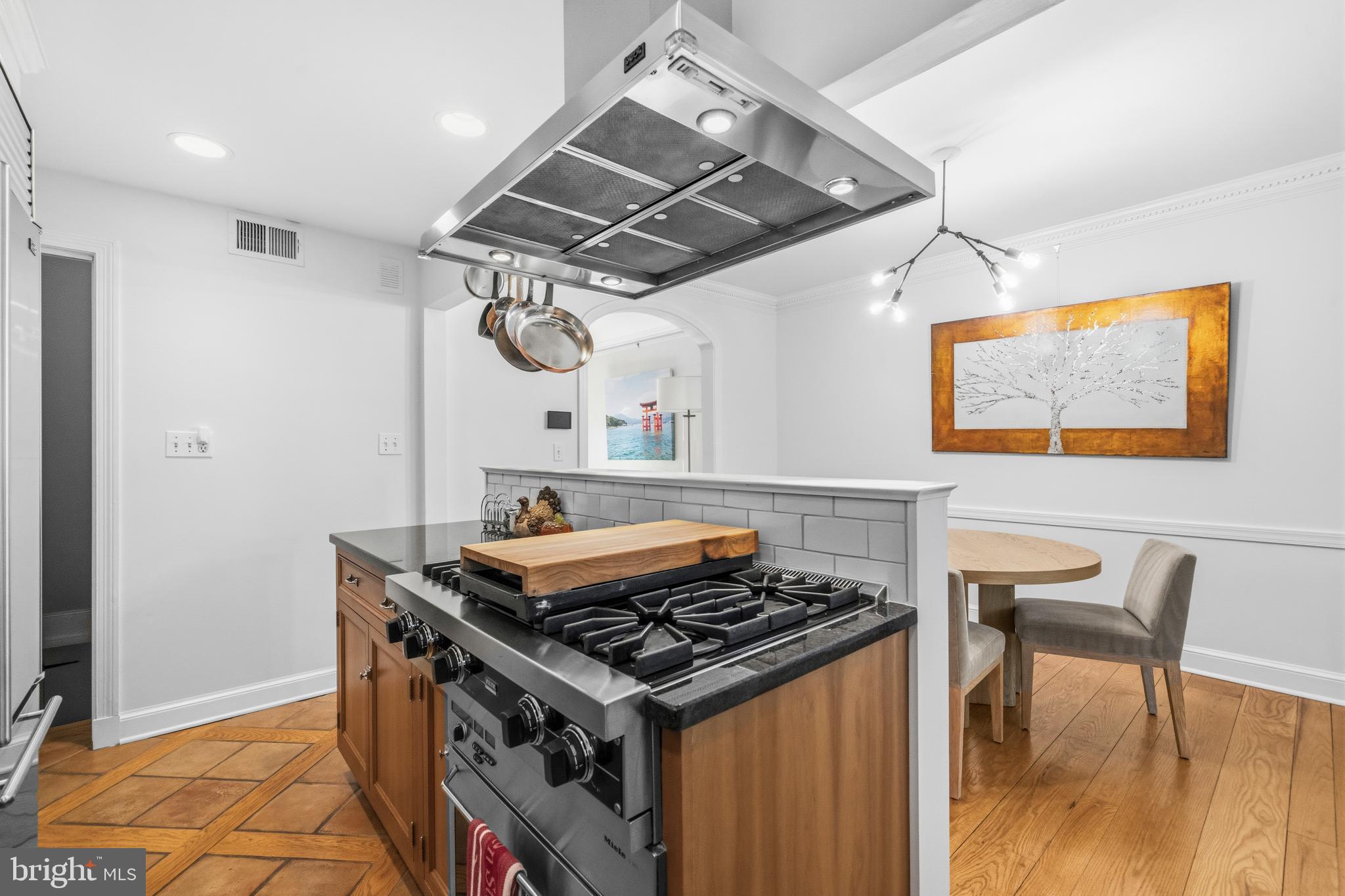 YATES GARDENS - Residential