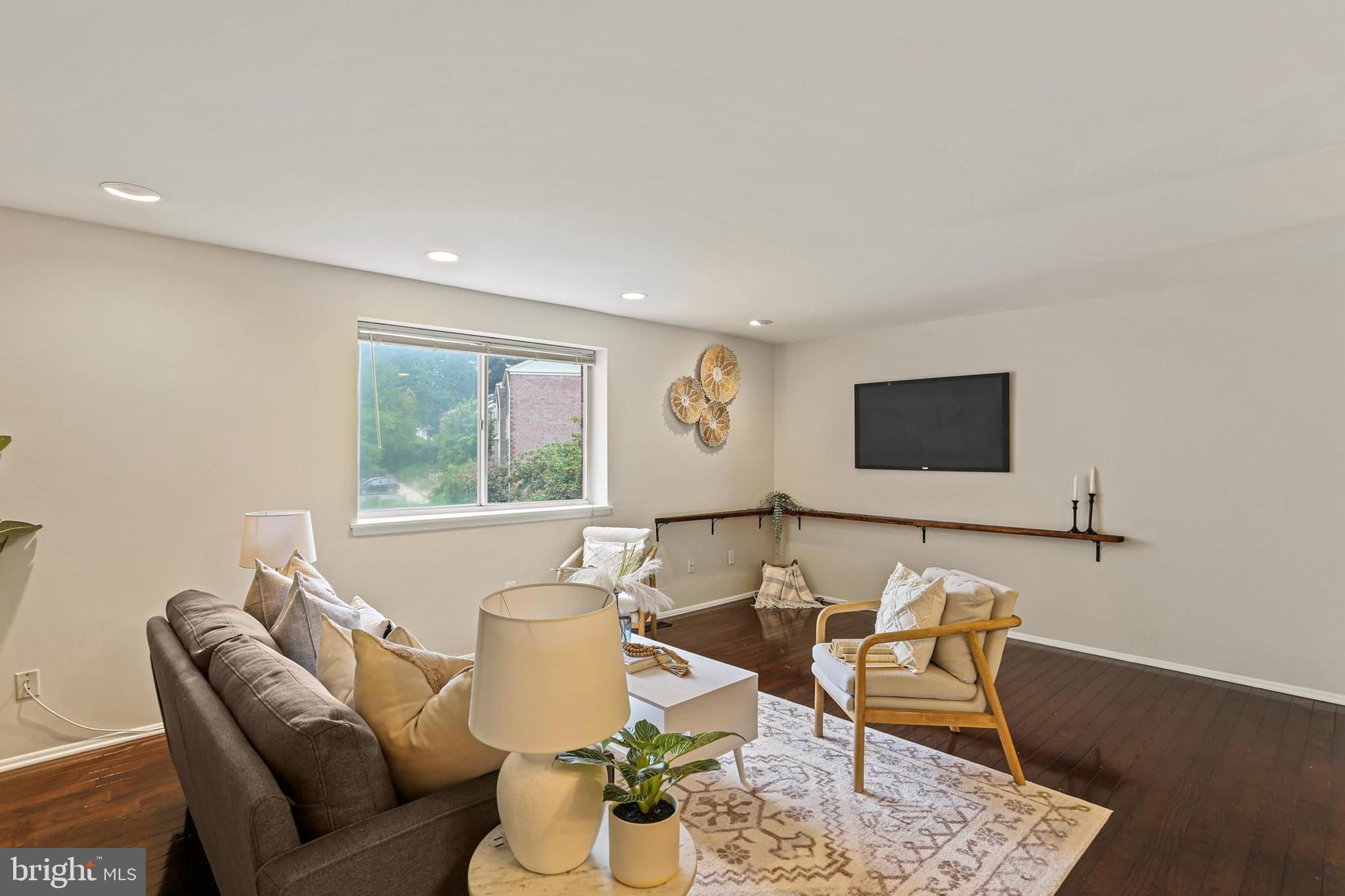 SPRING BREEZE - Residential