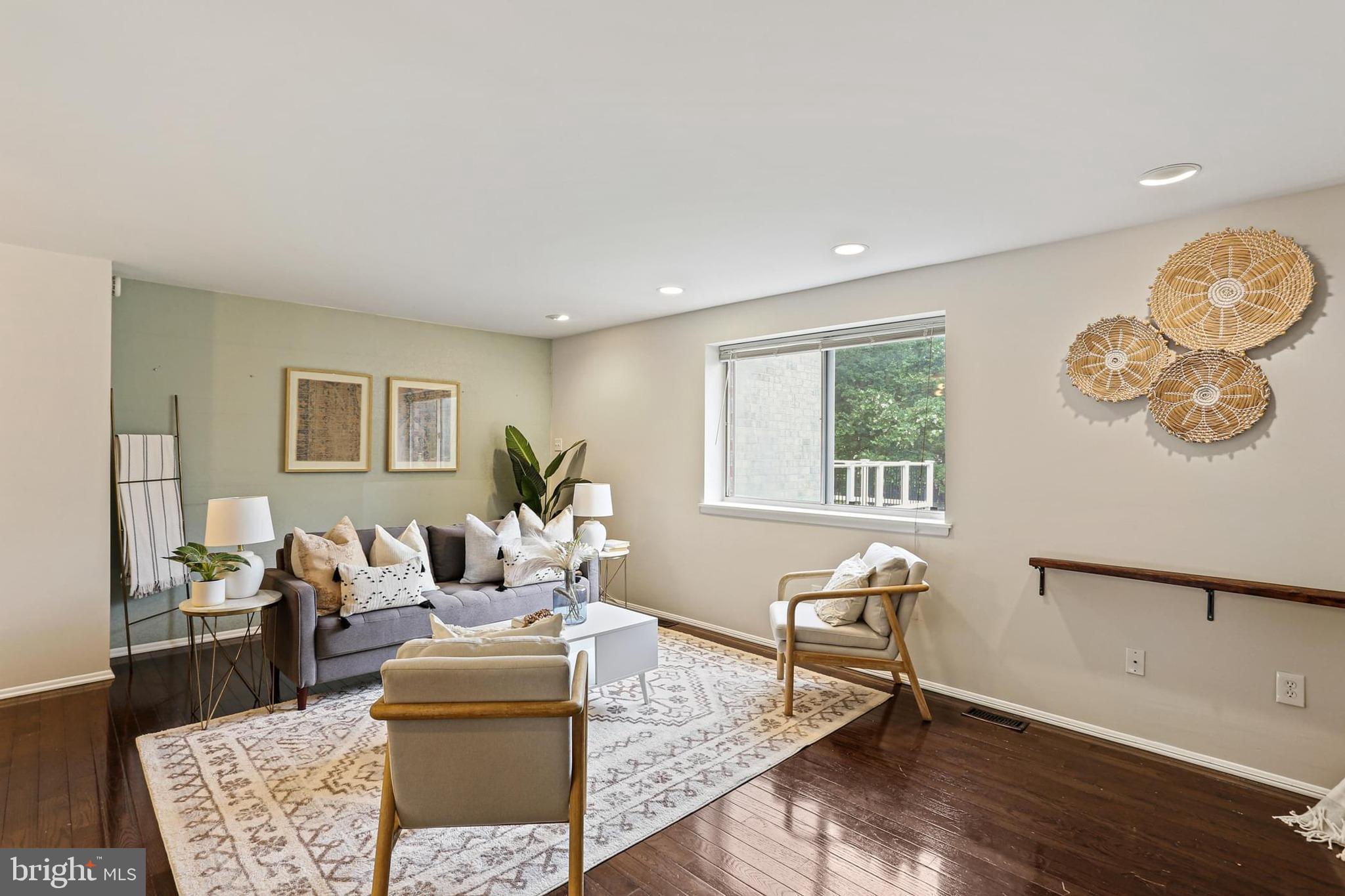 SPRING BREEZE - Residential