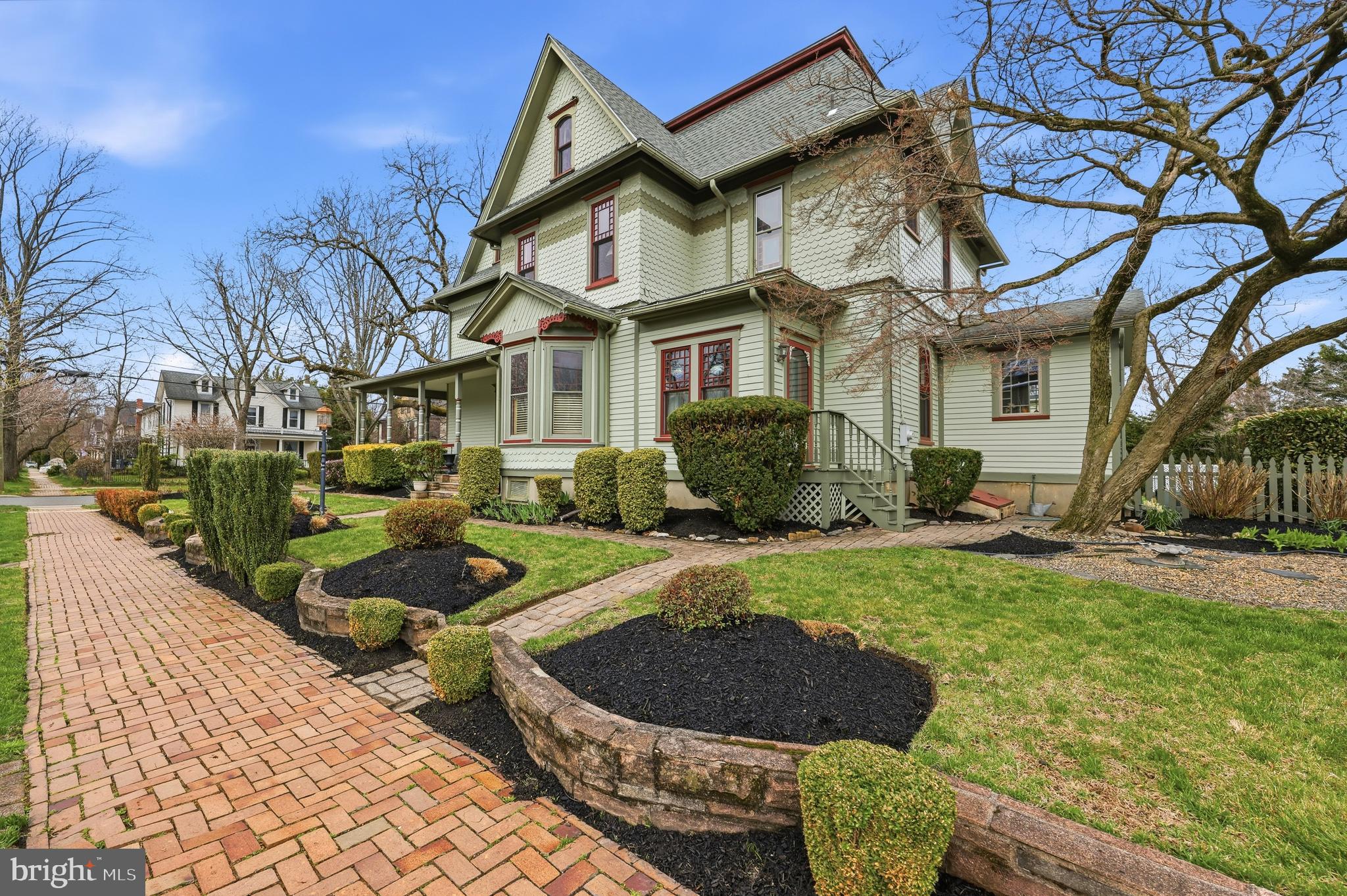 323 WASHINGTON AVENUE