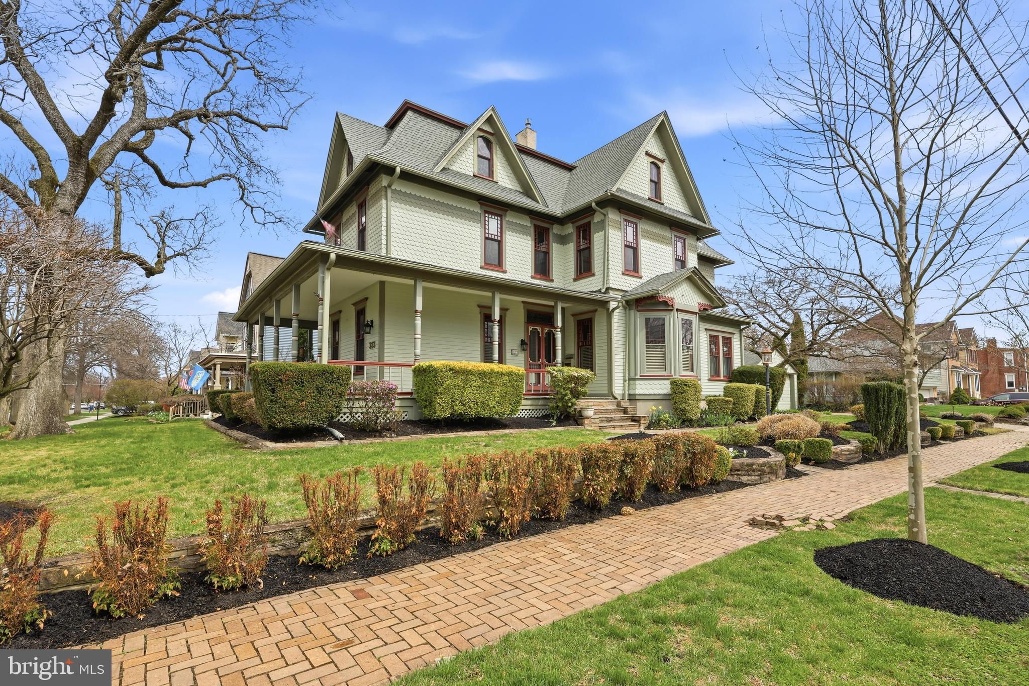 323 WASHINGTON AVENUE