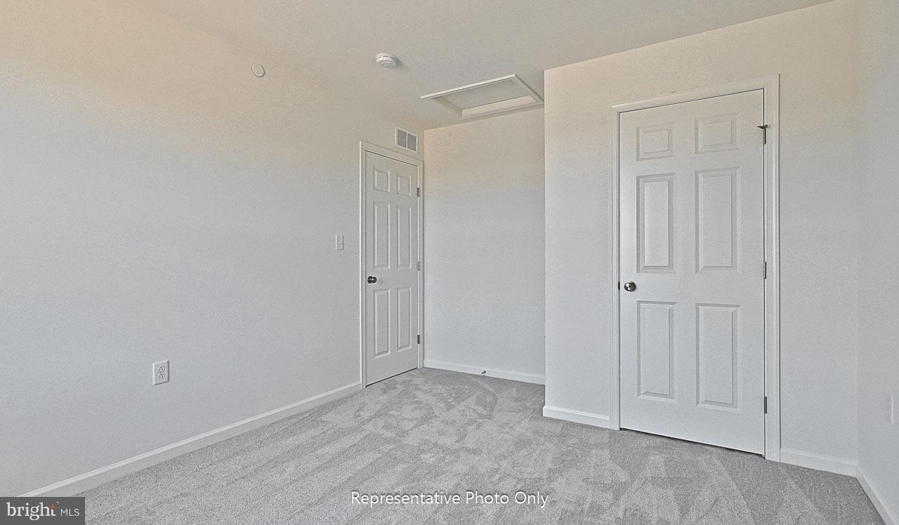 THE TOWNES AT BRIAR CREEK - Residential