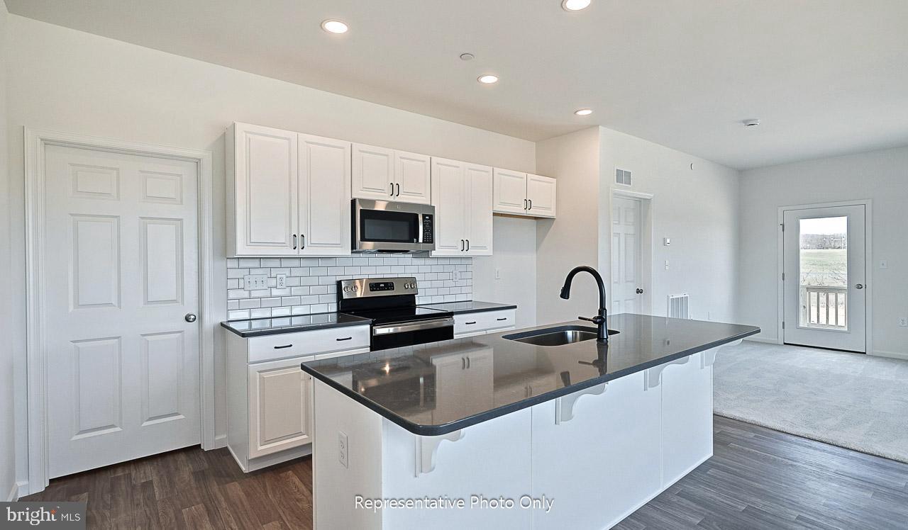 THE TOWNES AT BRIAR CREEK - Residential