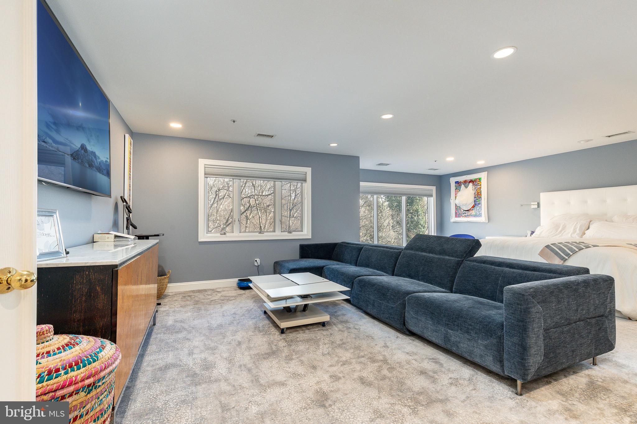 THE ENCLAVE - Residential