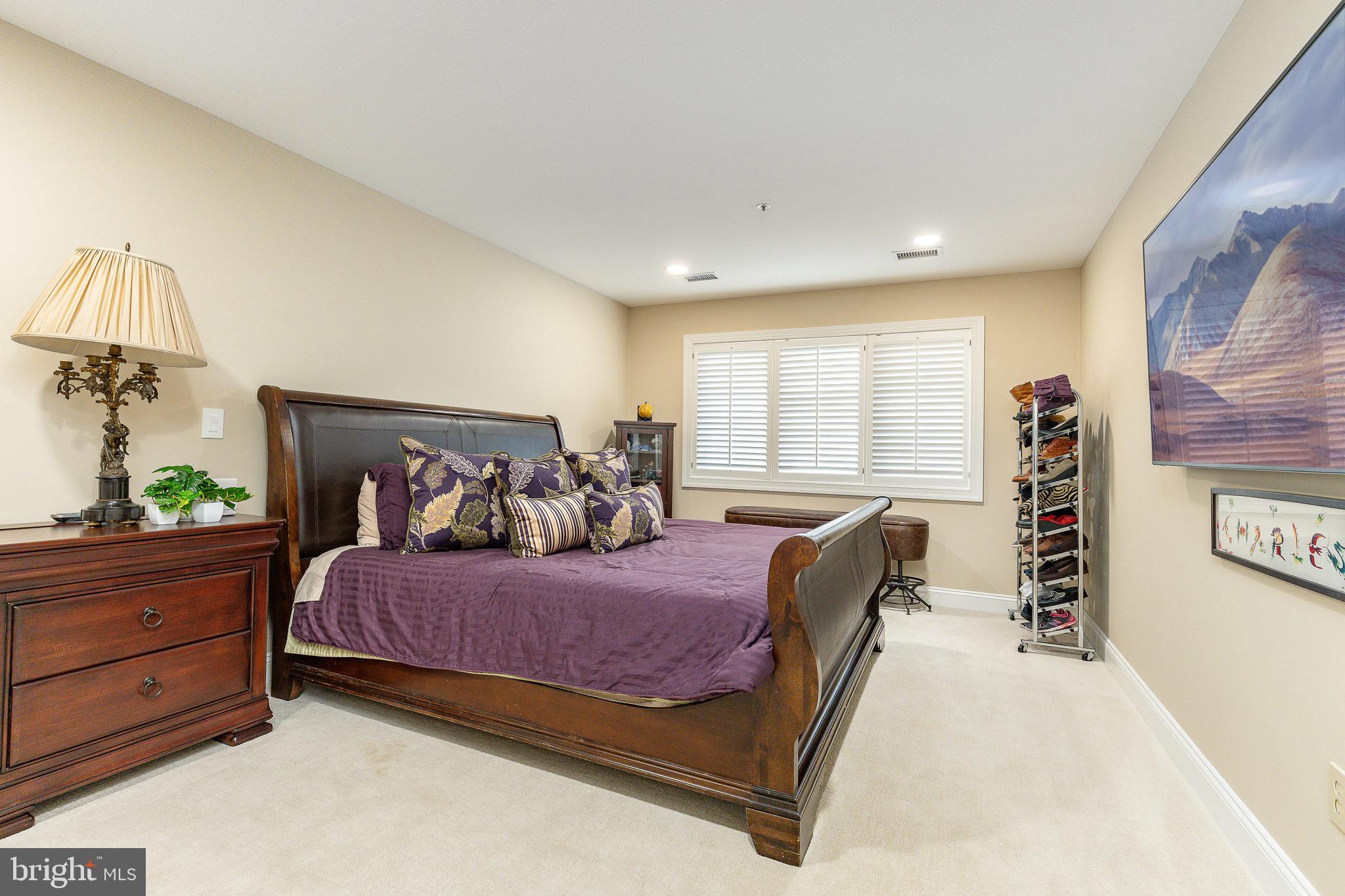 THE ENCLAVE - Residential