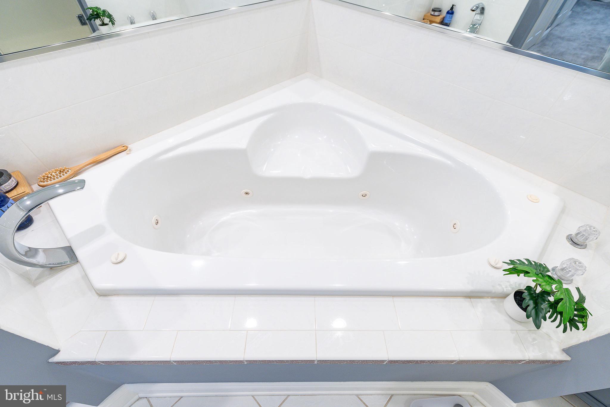 THE ENCLAVE - Residential