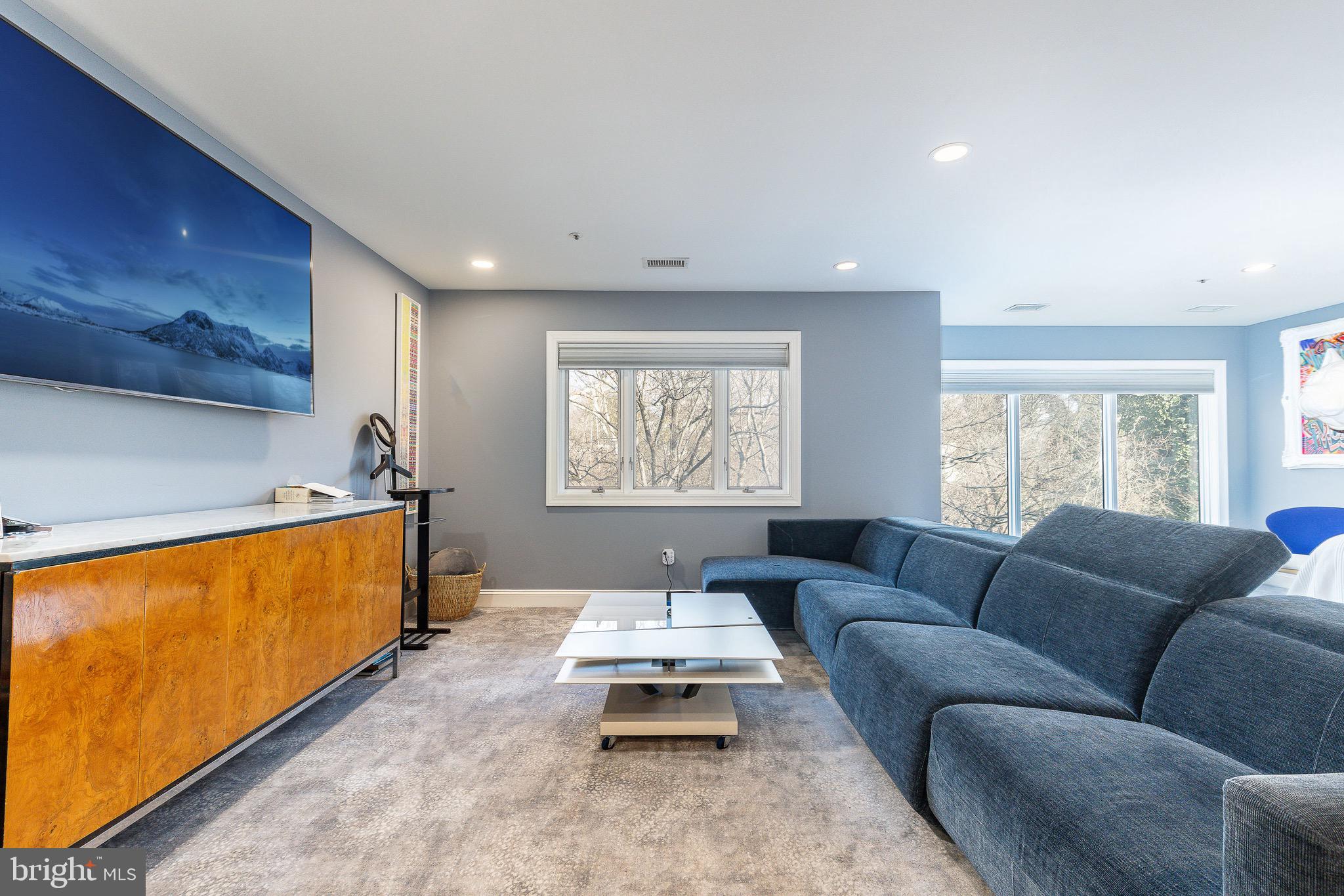 THE ENCLAVE - Residential