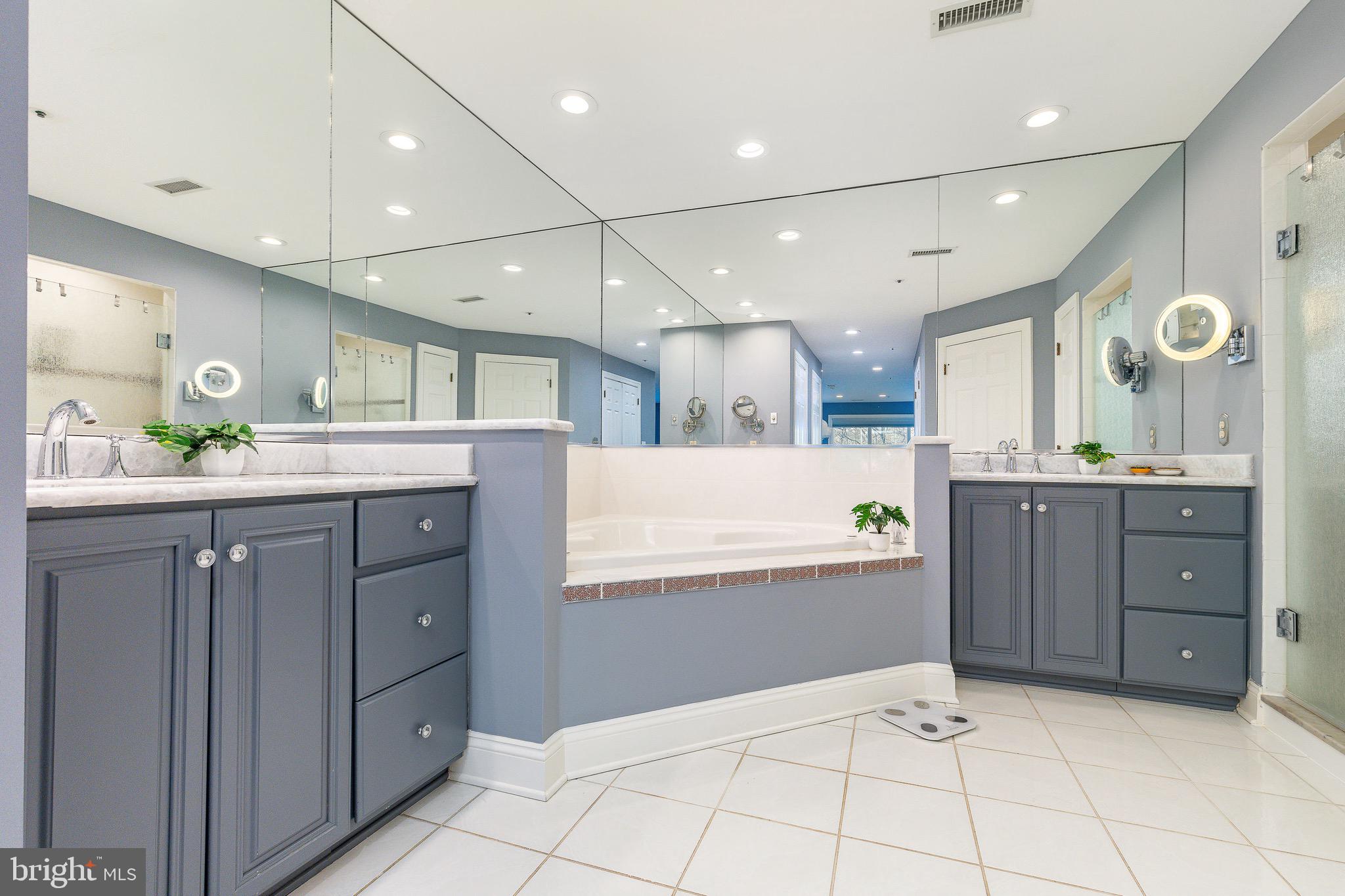 THE ENCLAVE - Residential