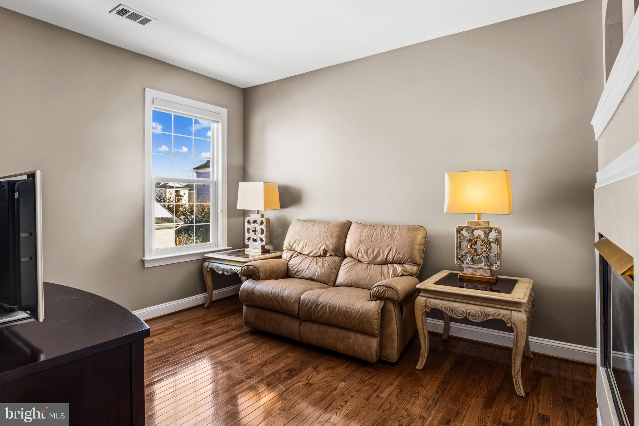 JOHN LEARY - Residential