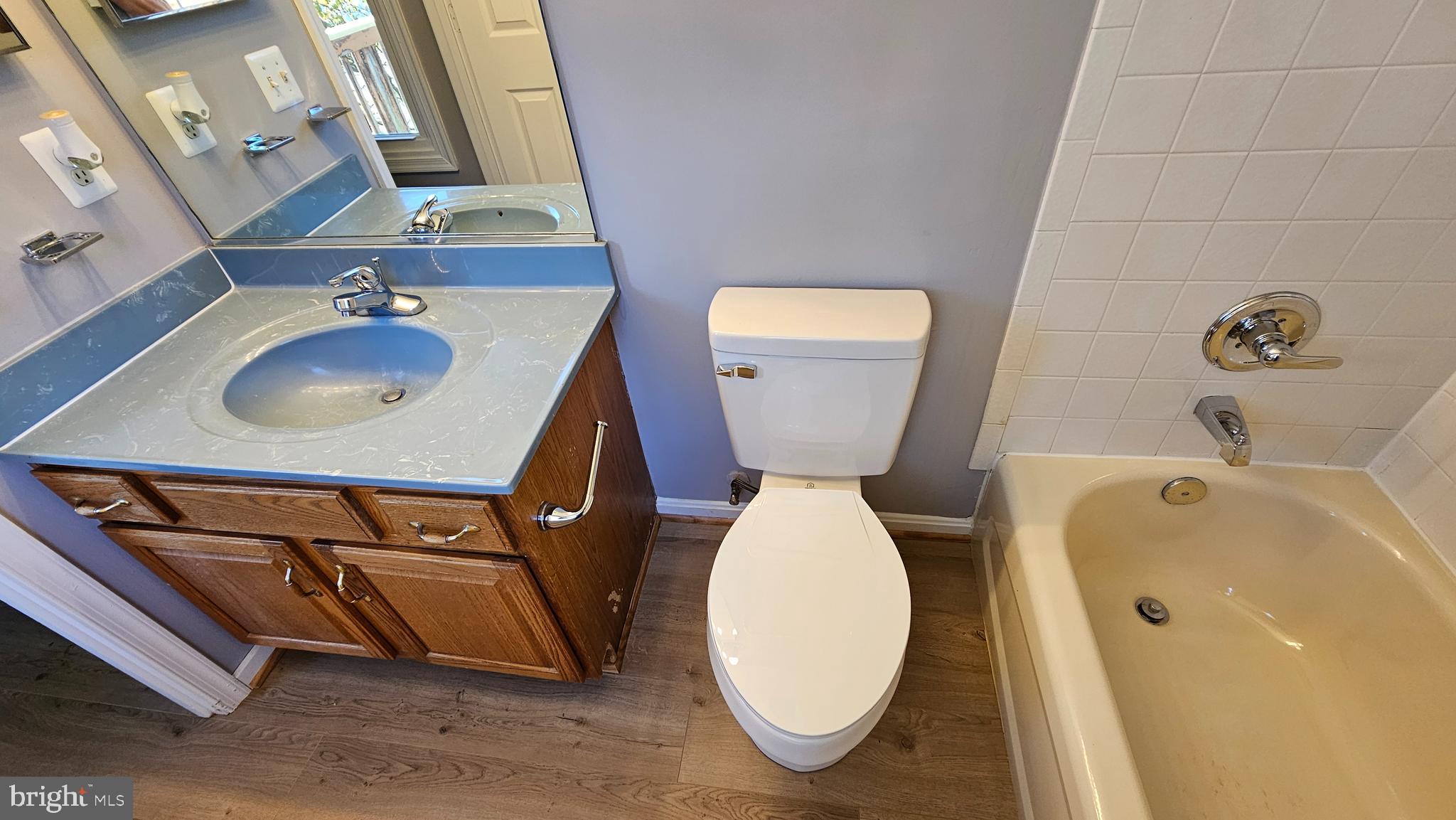 CANAL RUN - Residential Lease