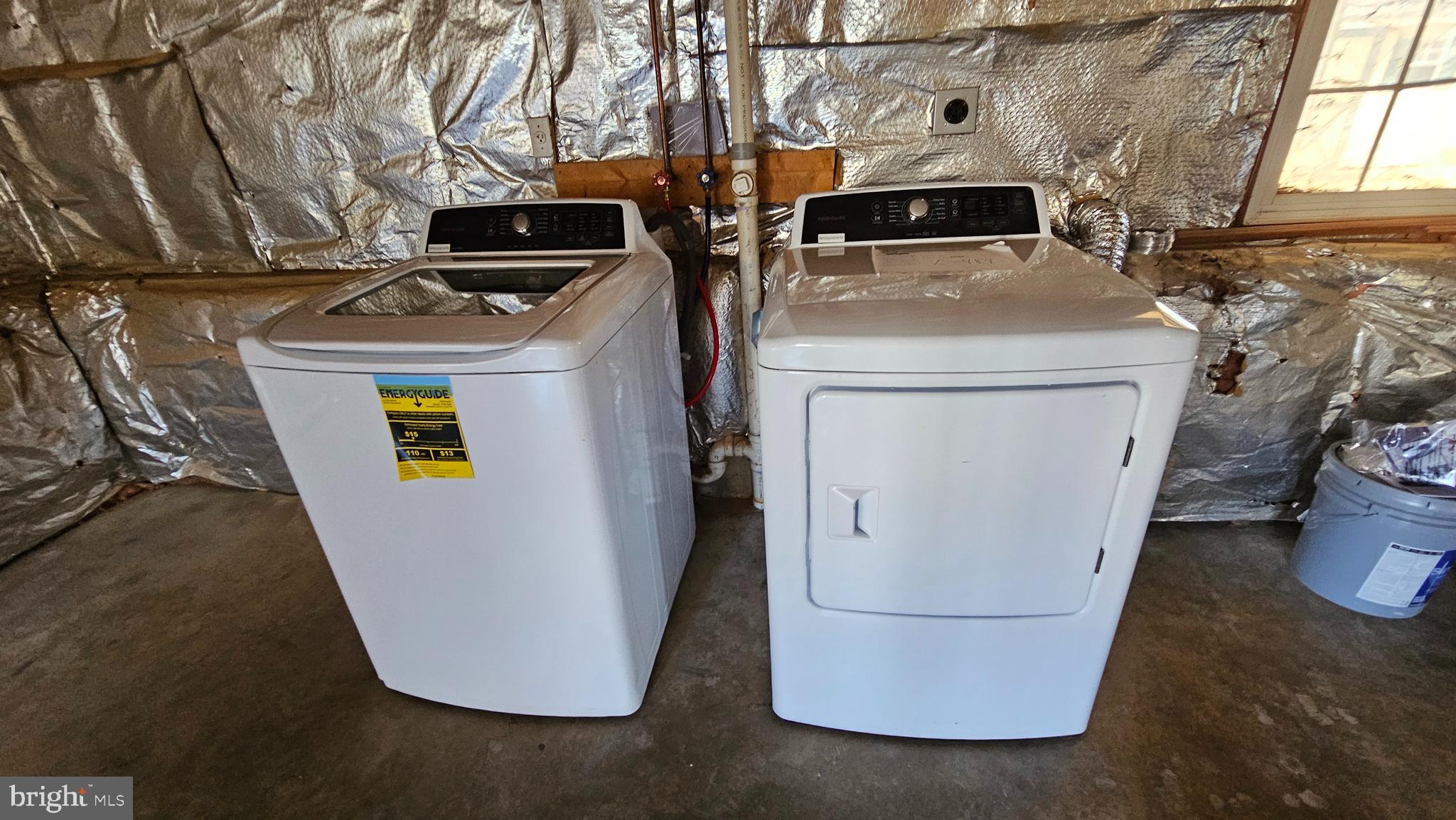 CANAL RUN - Residential Lease