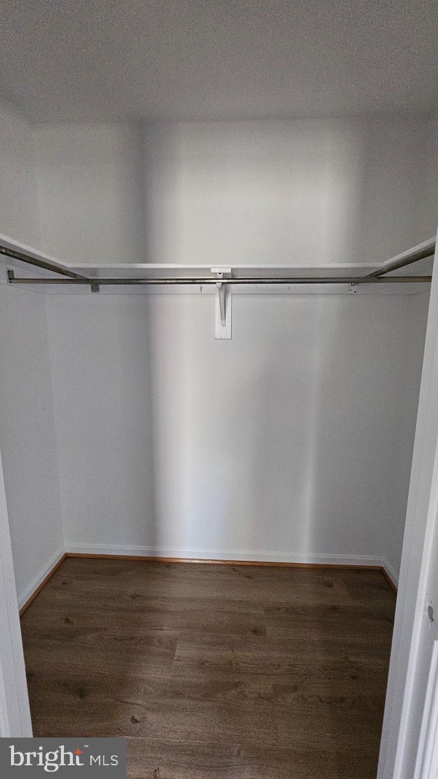 CANAL RUN - Residential Lease