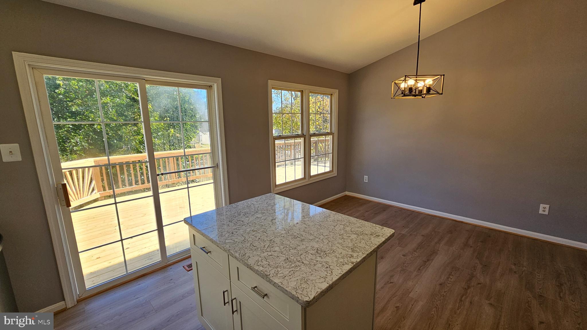 CANAL RUN - Residential Lease