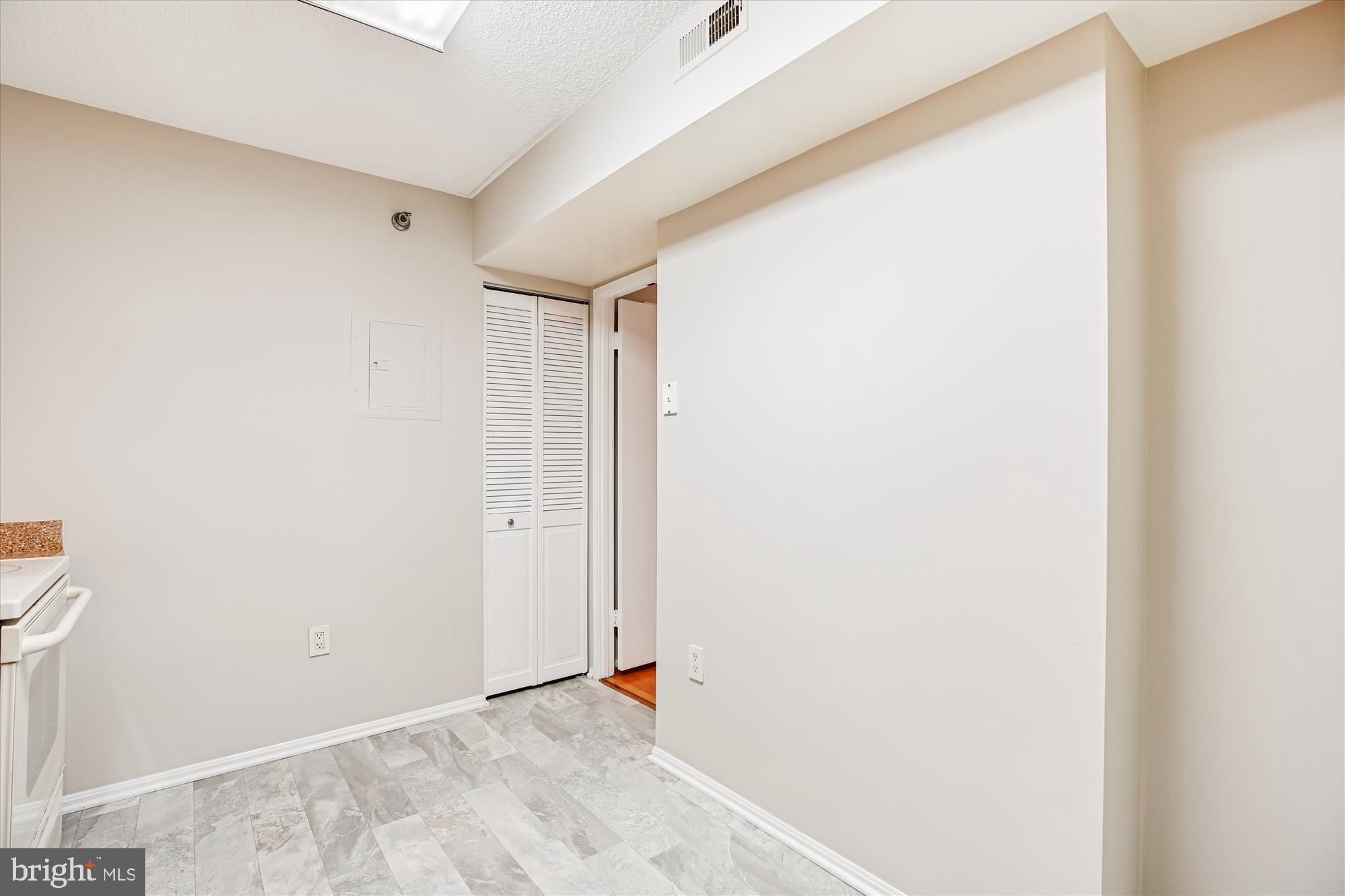 LEISURE WORLD - Residential