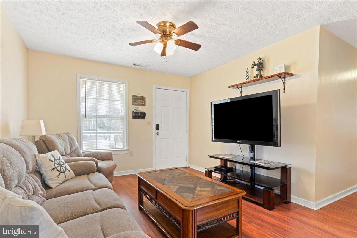 ANNA HIGHVIEW - Residential