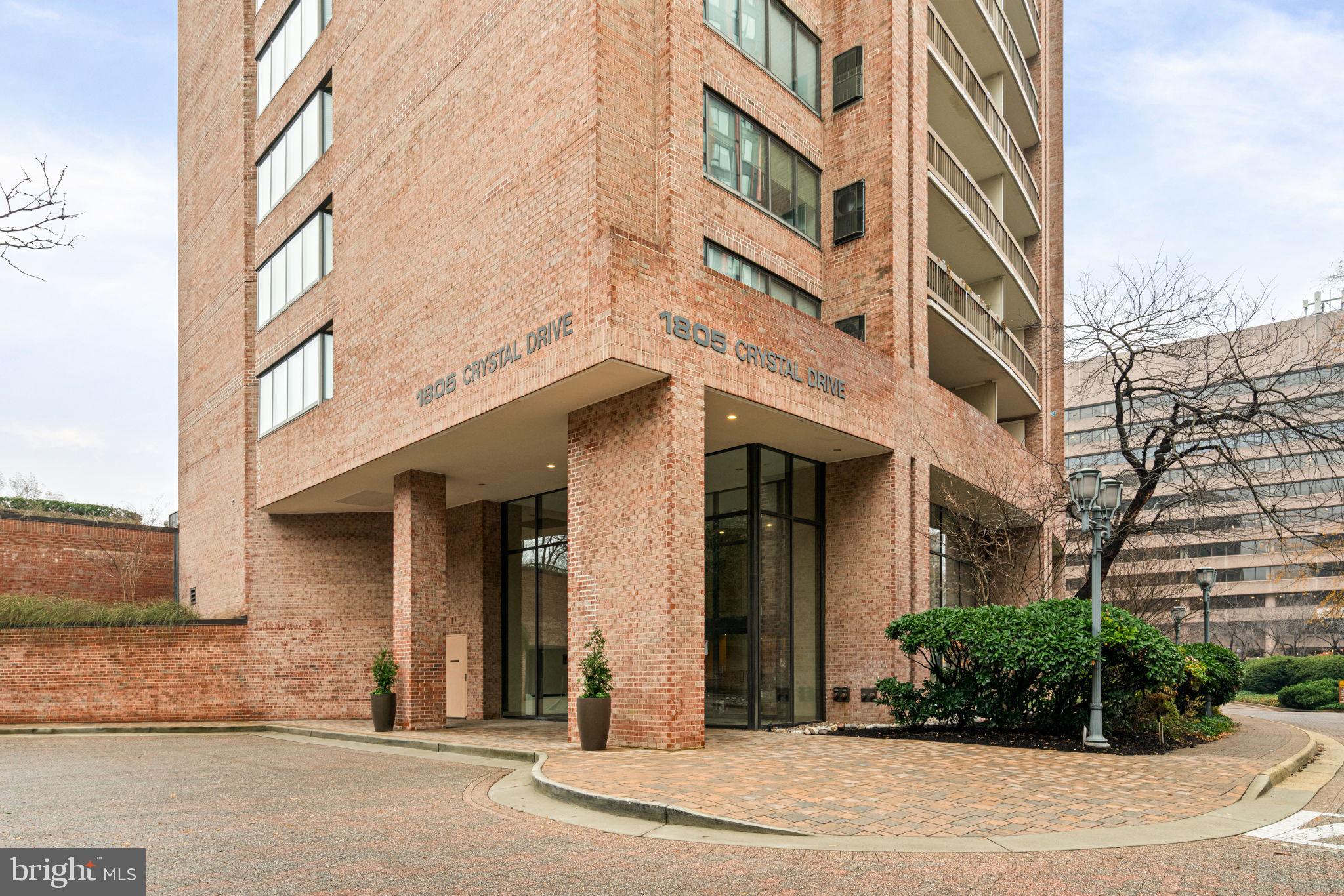 CRYSTAL PARK - Residential Lease