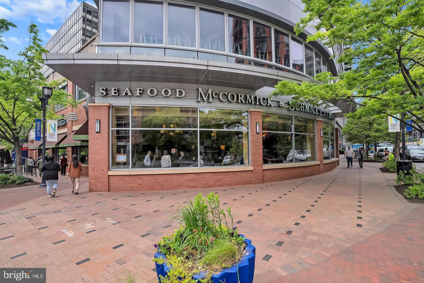 CRYSTAL PARK - Residential Lease