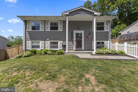 Homes For Rent - 13728 Gran Deur Drive<br/> WOODBRIDGE, VA 22193