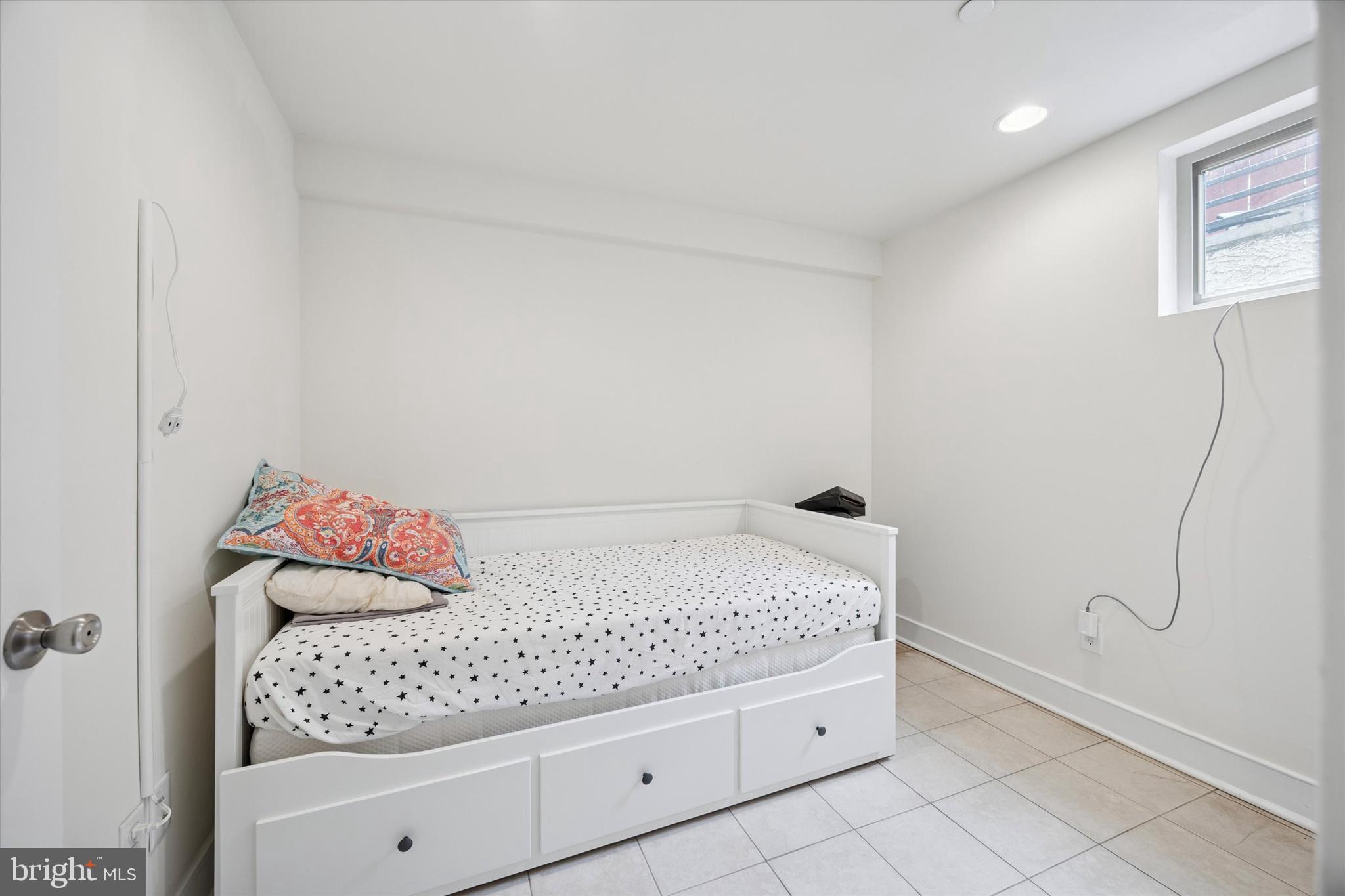 POINT BREEZE - Residential Lease