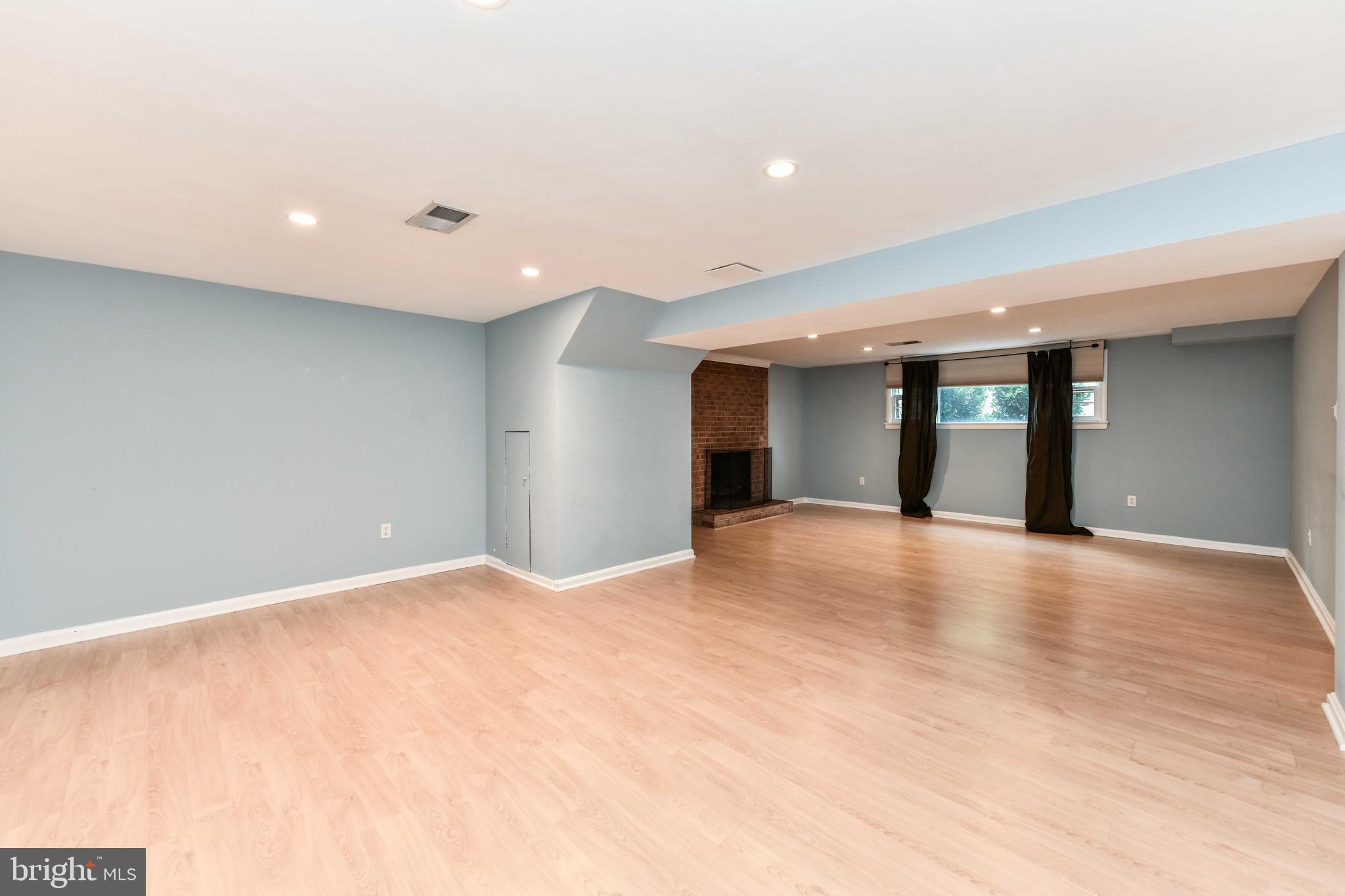 WESTWOOD PARK - Residential Lease