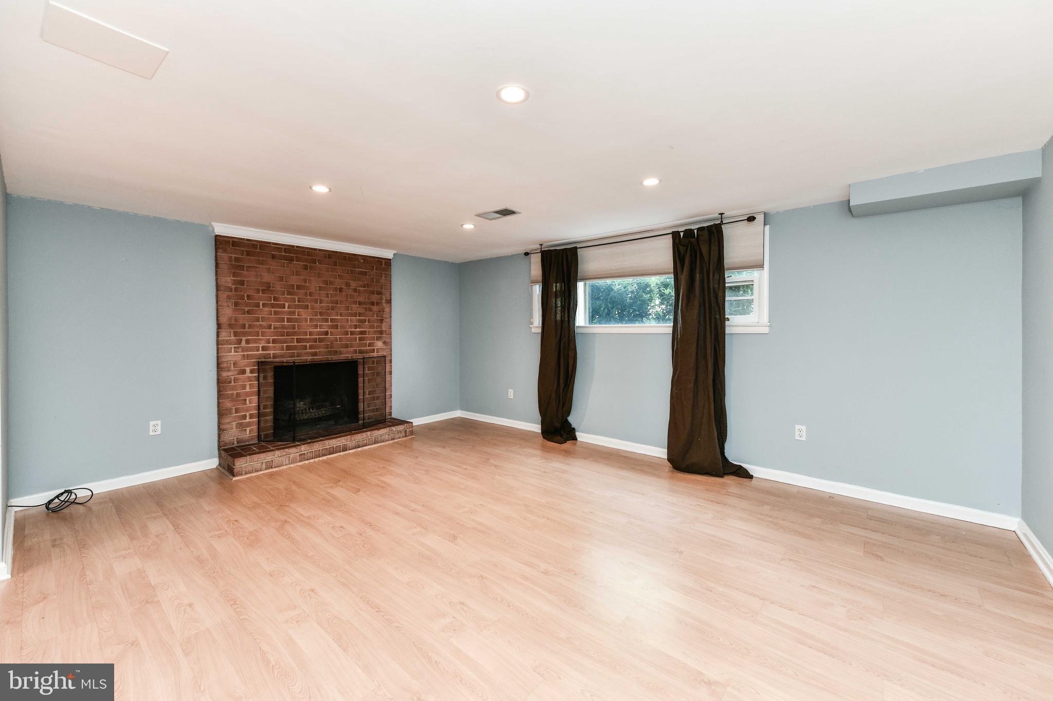 WESTWOOD PARK - Residential Lease