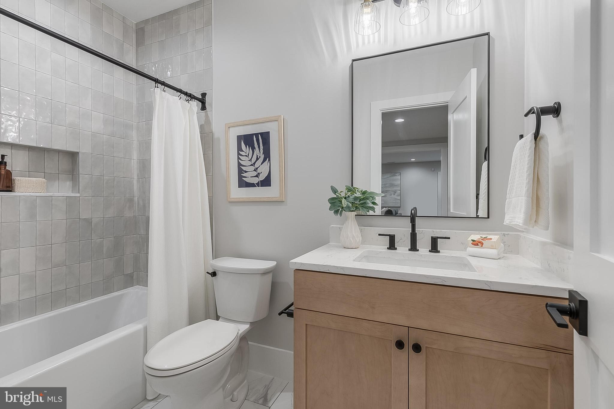 CLARENDON - Residential