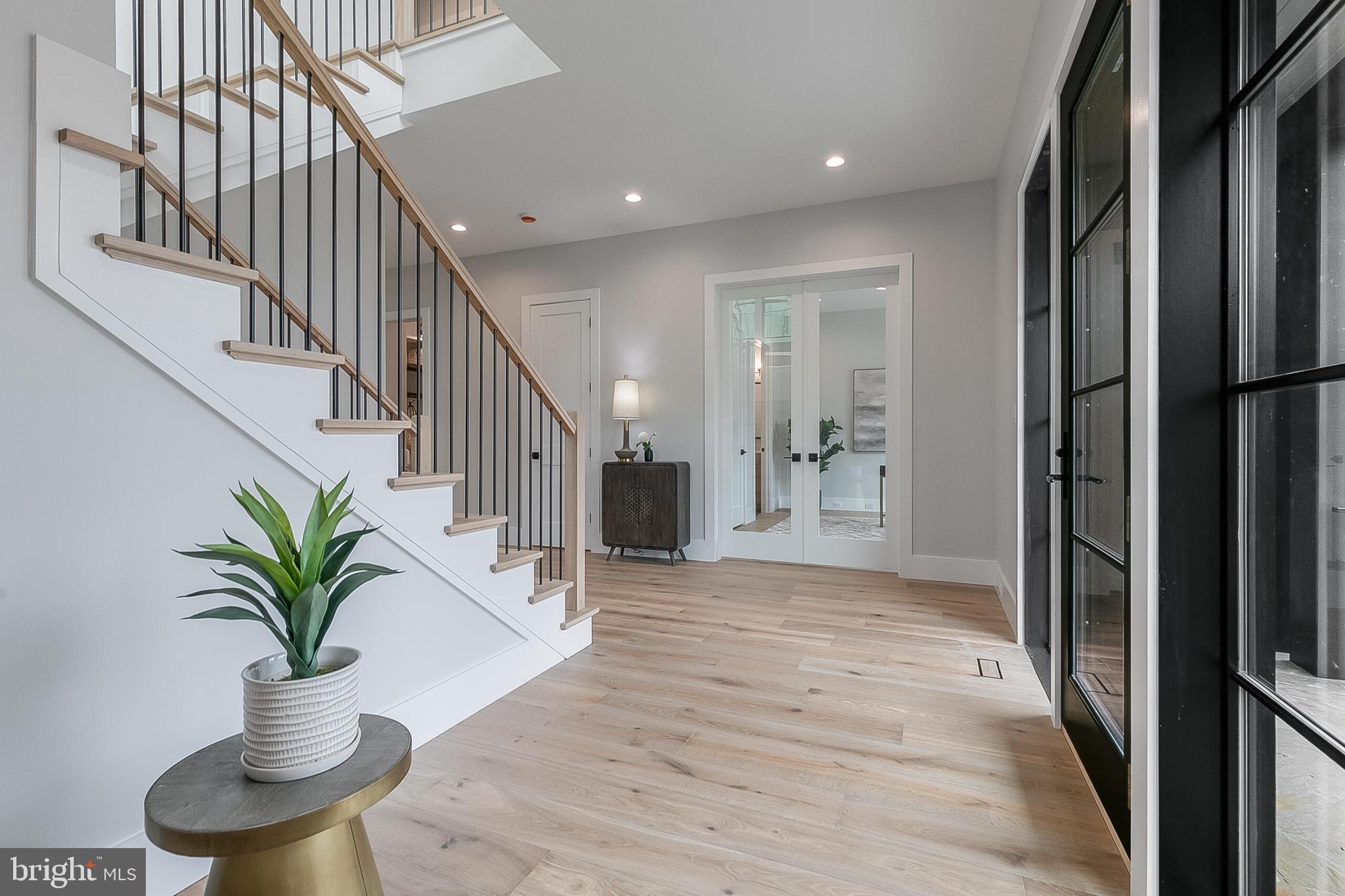 809 N KENMORE STREET